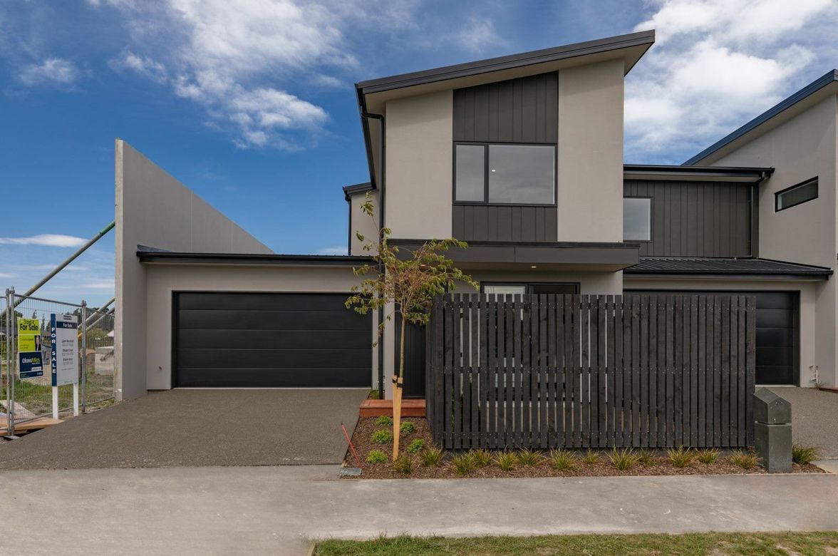 Metehau St, Prestons - x7 townhouses