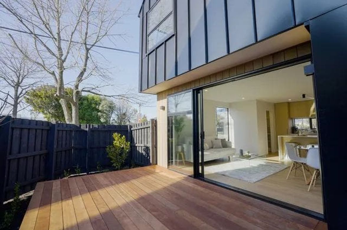 Bishop St, St Albans - x4 townhouses