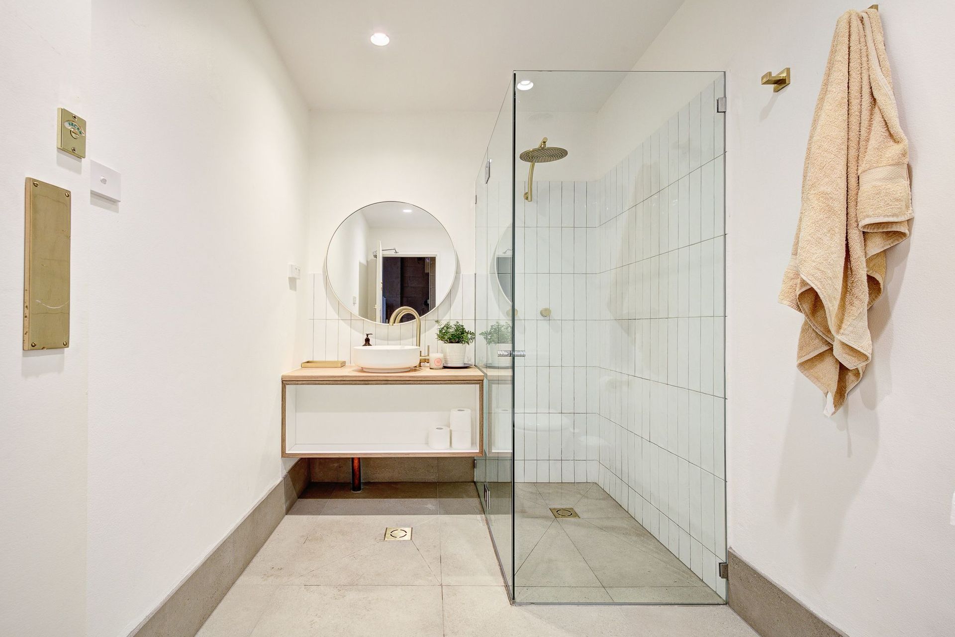 Vida Glow | Maddox St, Alexandria