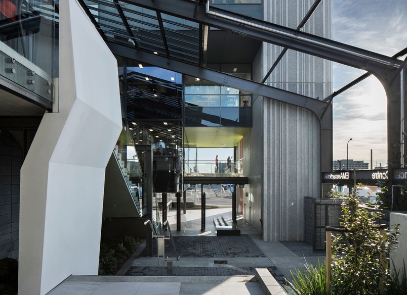 EMA Business HUB & Carpark