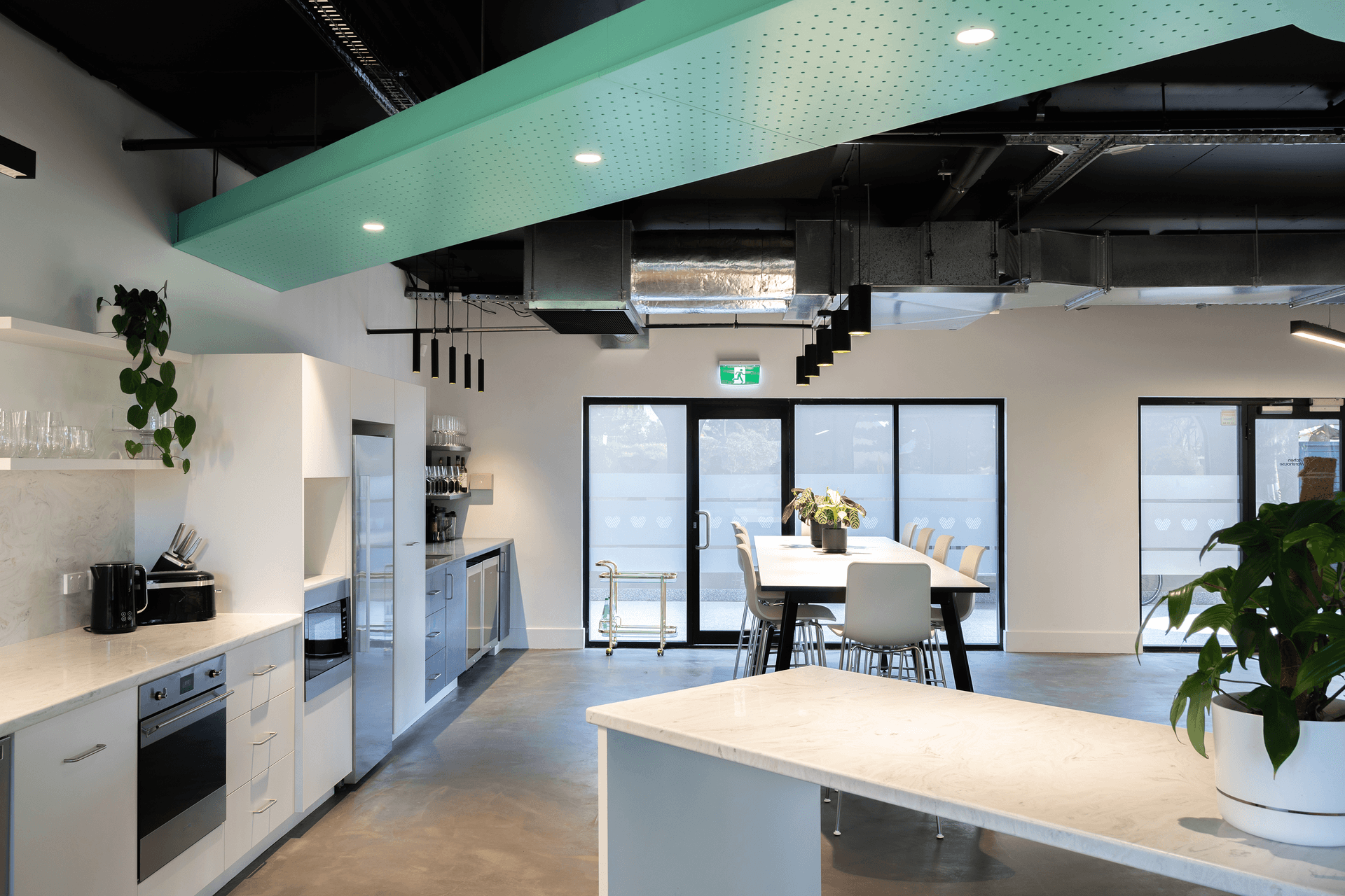 Photography: Andrew Purvis &amp; Unios Lighting