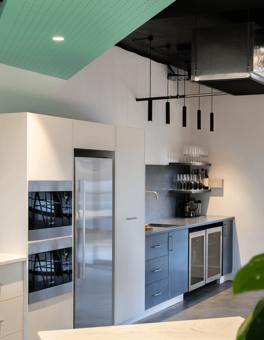 Photography: Andrew Purvis &amp; Unios Lighting