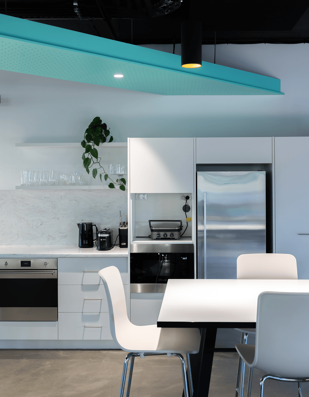 Photography: Andrew Purvis &amp; Unios Lighting