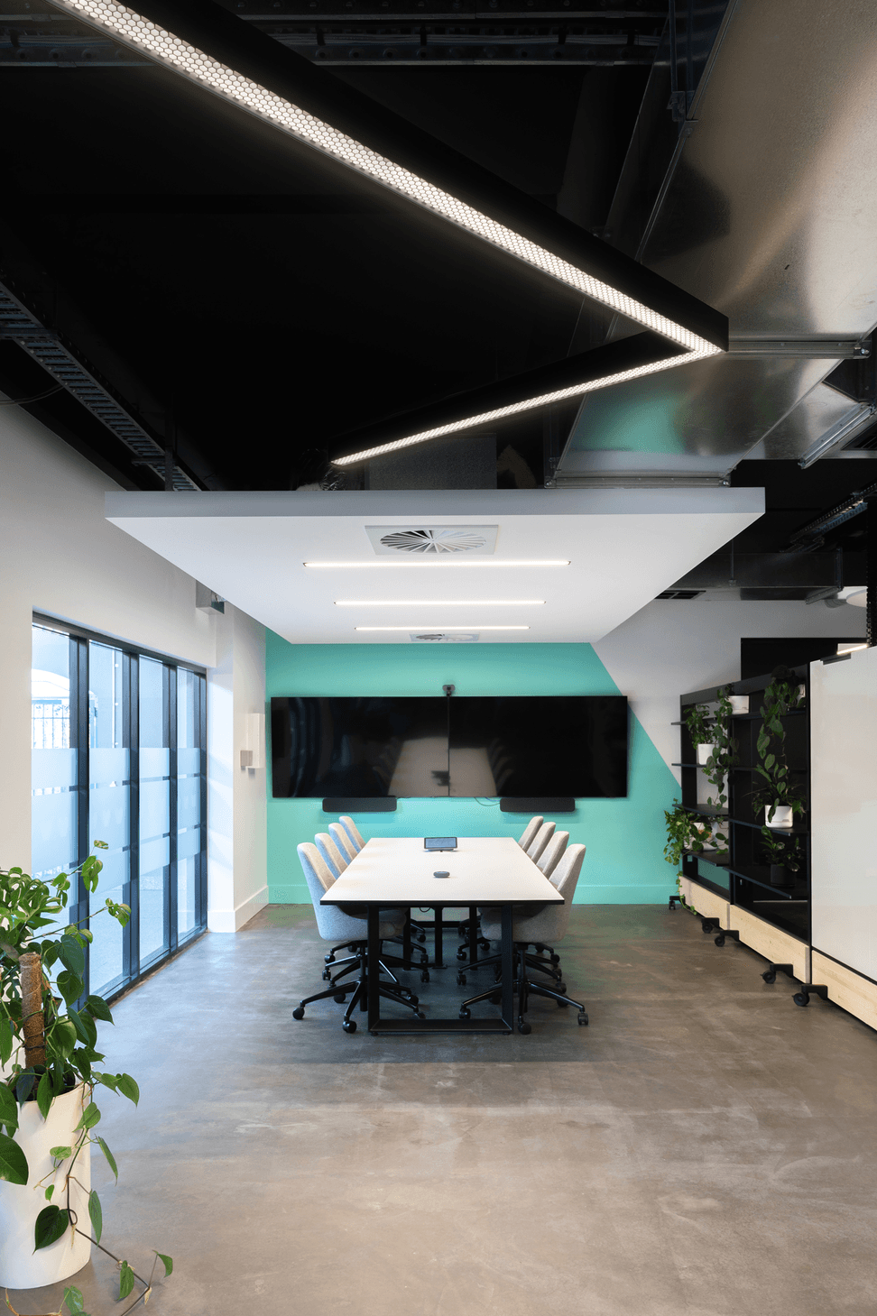Photography: Andrew Purvis & Unios Lighting