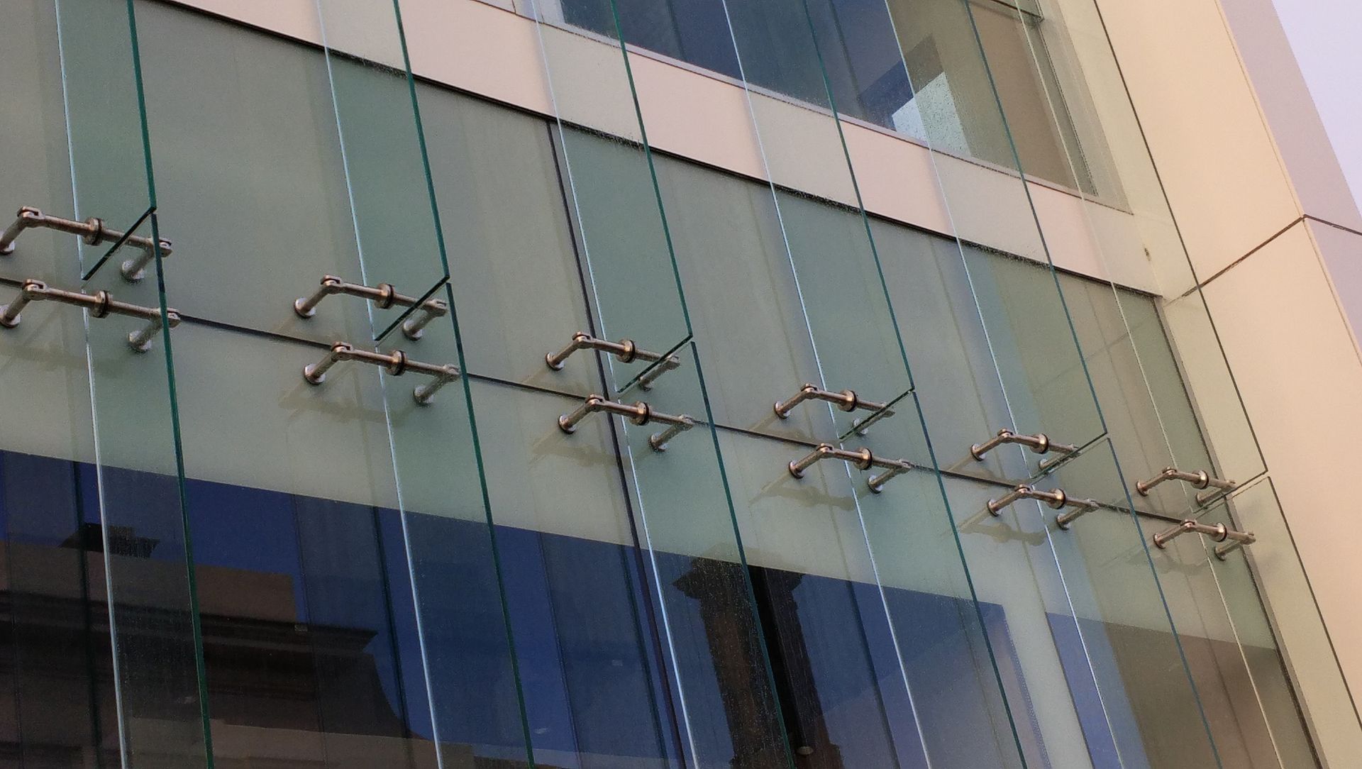 2 Gibraltar Cres banner