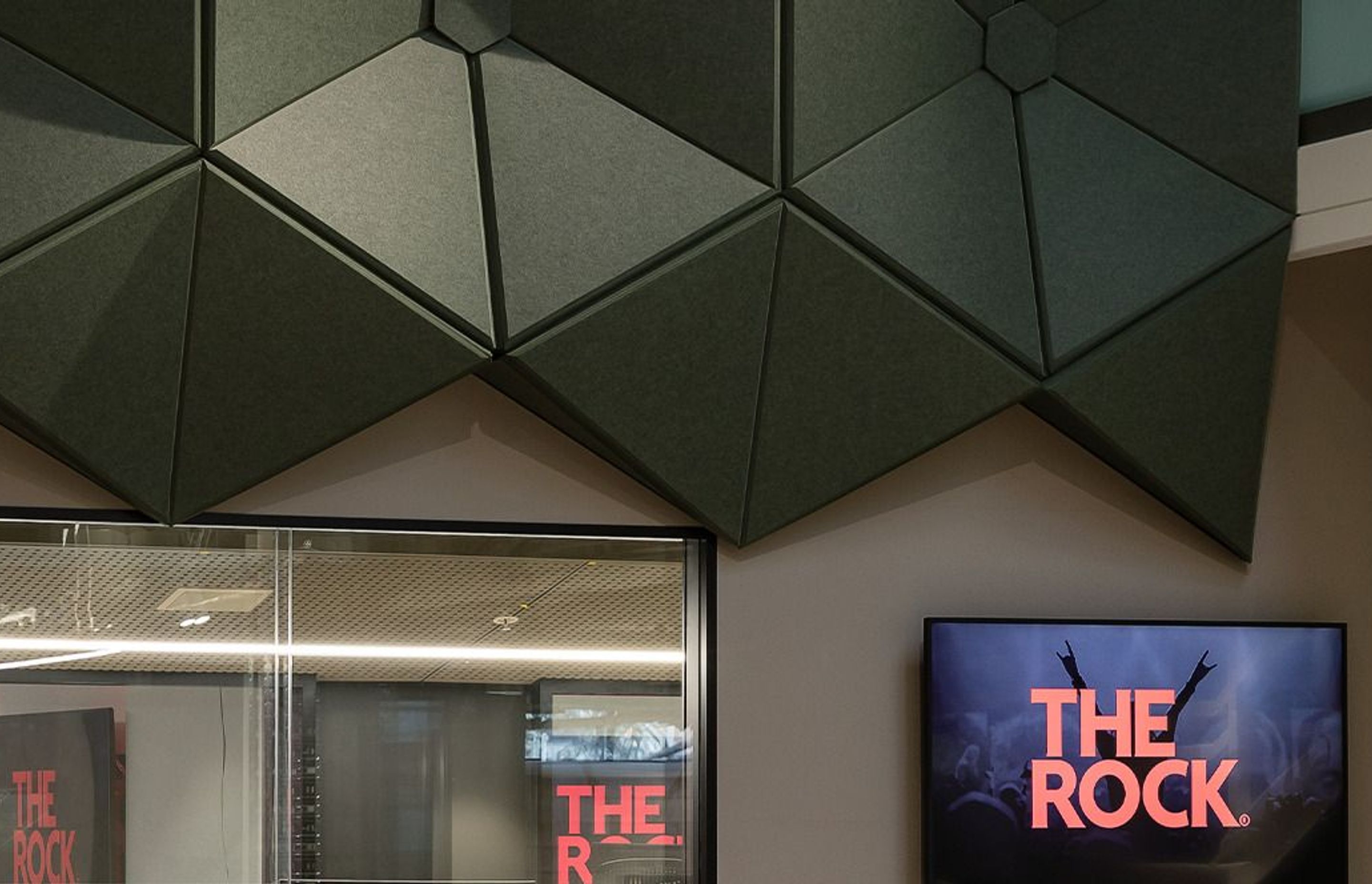 Mediaworks: Beats Sculpture Wall Spotlight