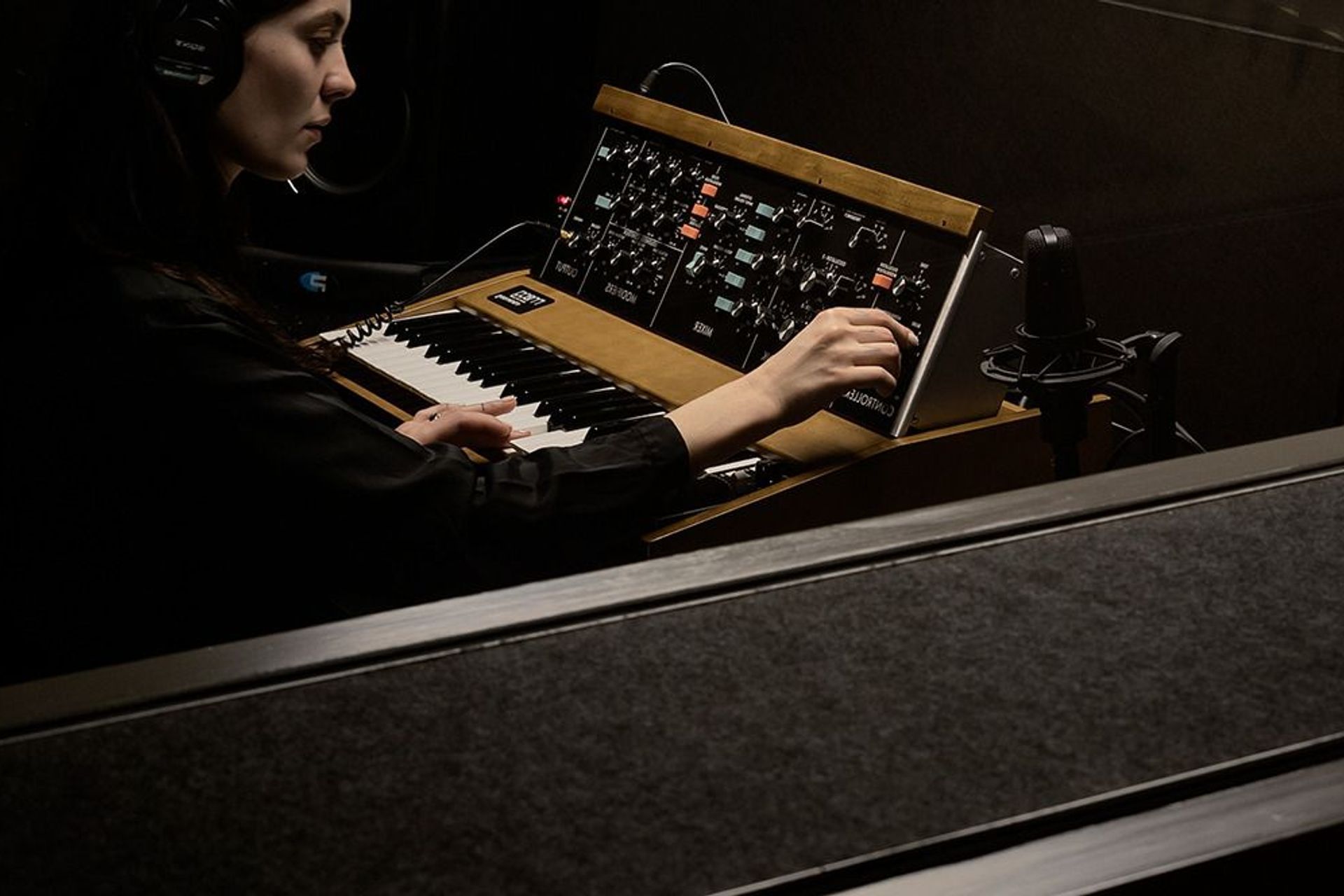 Mediaworks: Beats Sculpture Wall Spotlight