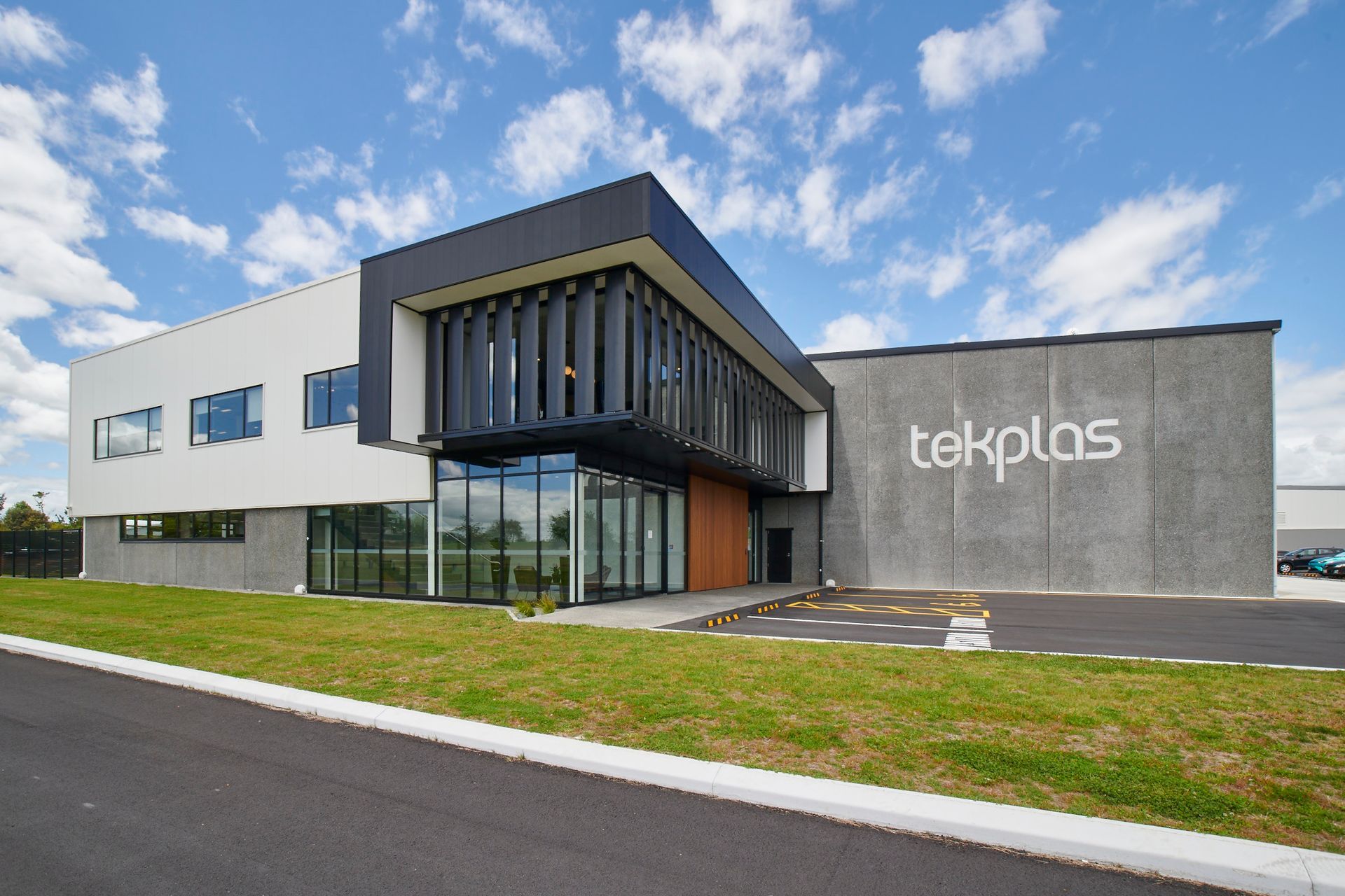 Tekplas HQ