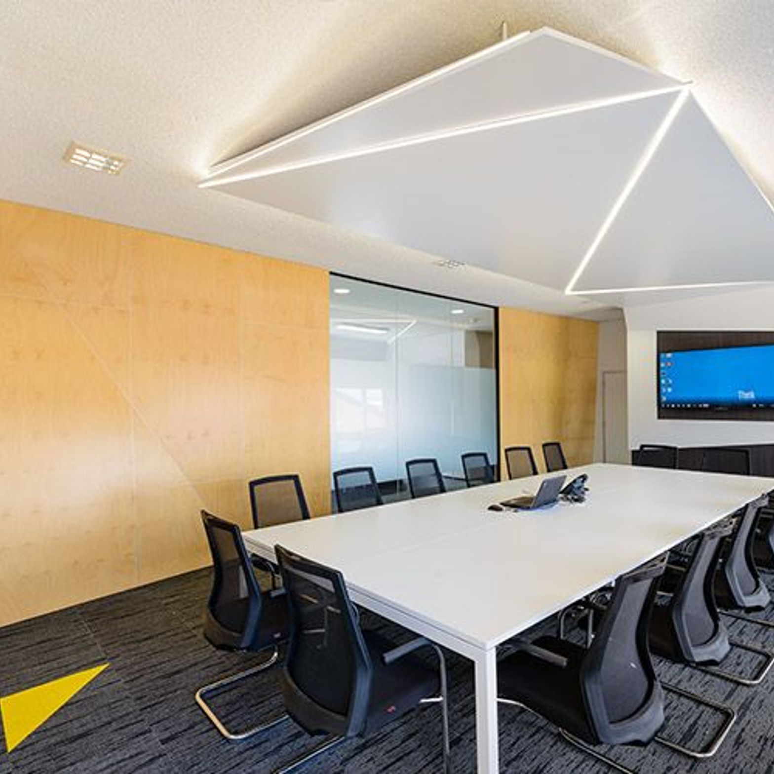 bennetts-office-fitout-boardroom.jpg