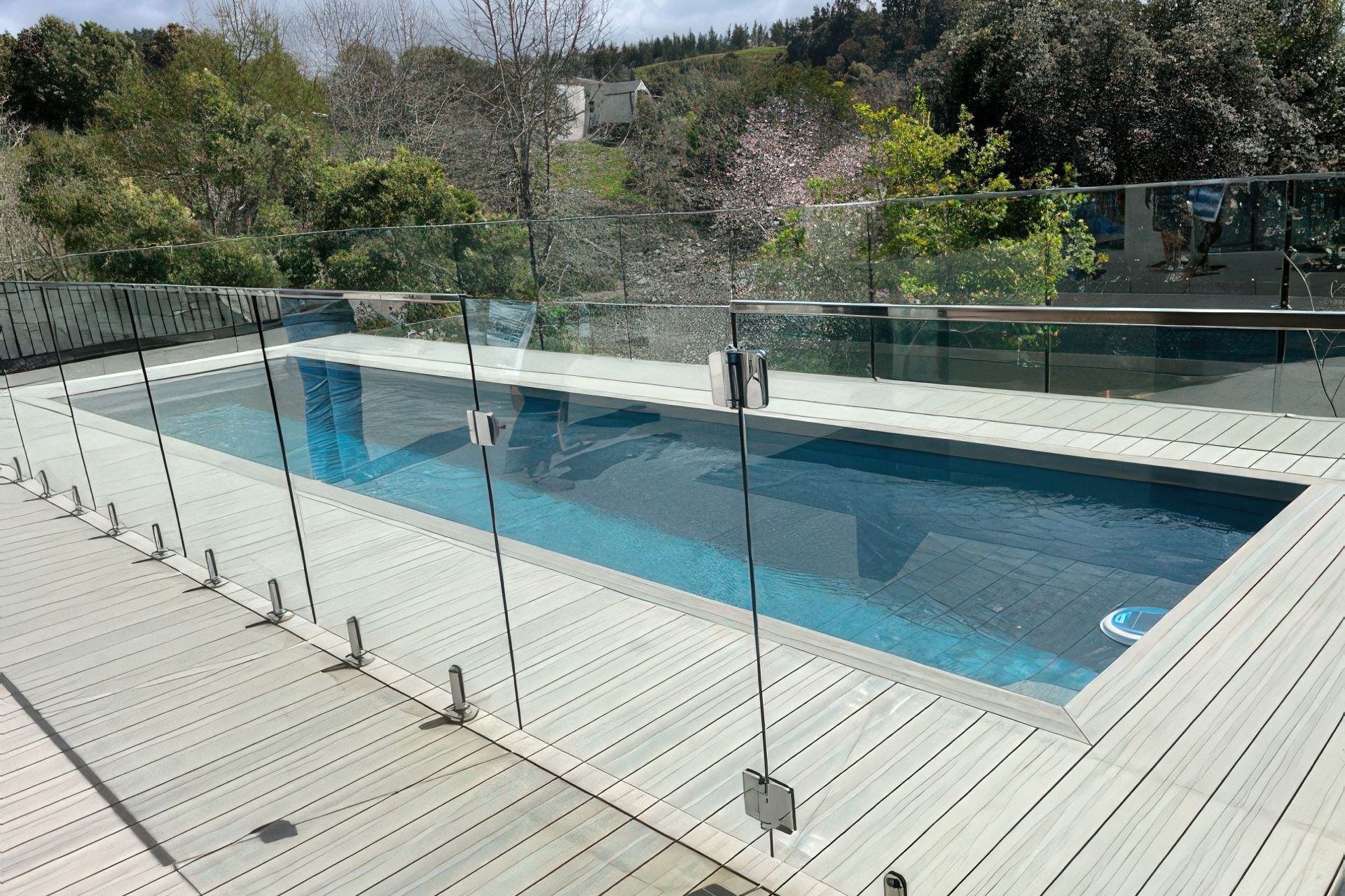 Logowhangamata-decking-pool-2-gigapixel.jpeg