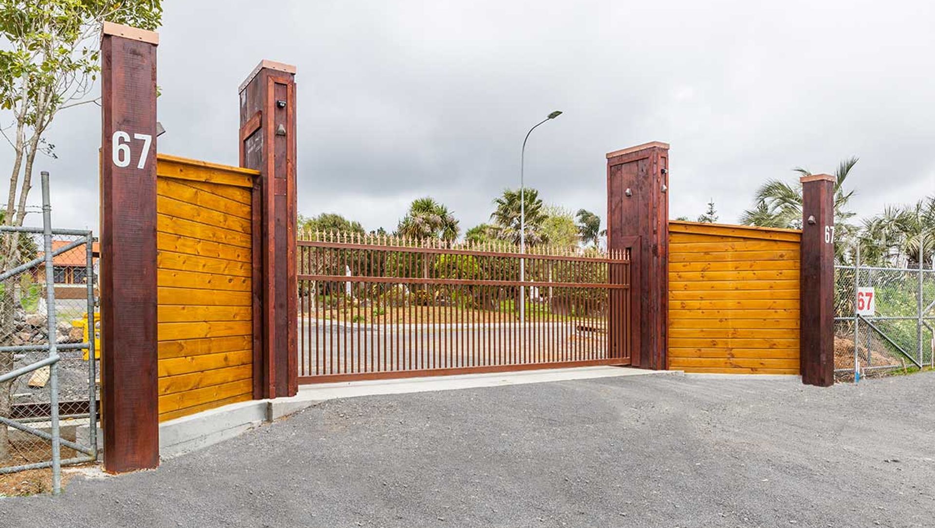 Quan Am Buddhist Temple Gateway banner