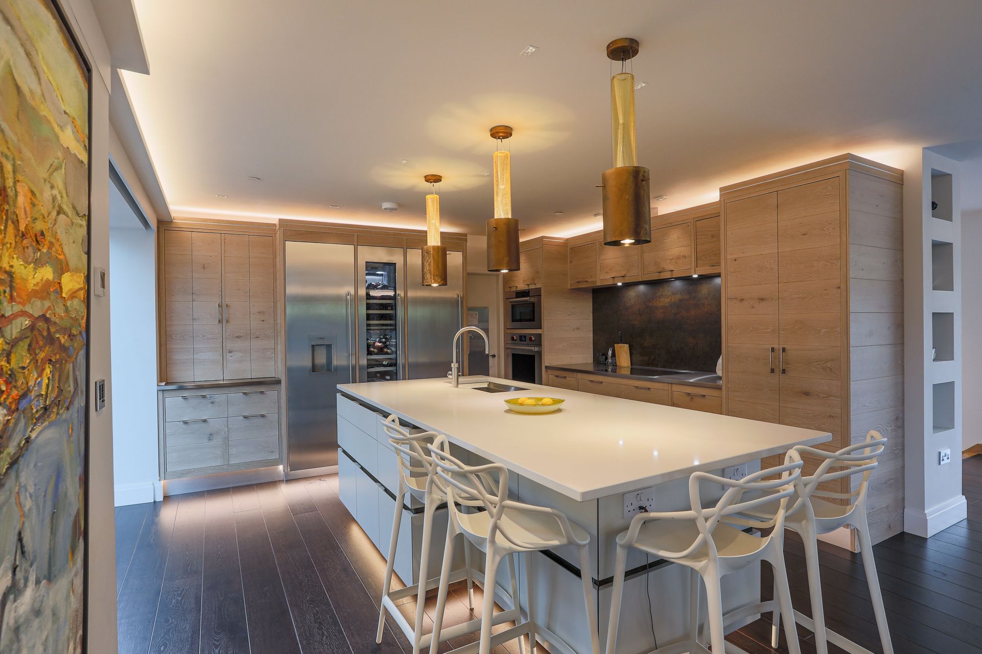 This kitchen was designed and built in the UK with Designworx specifying the finishes, lighting, flooring and furniture.