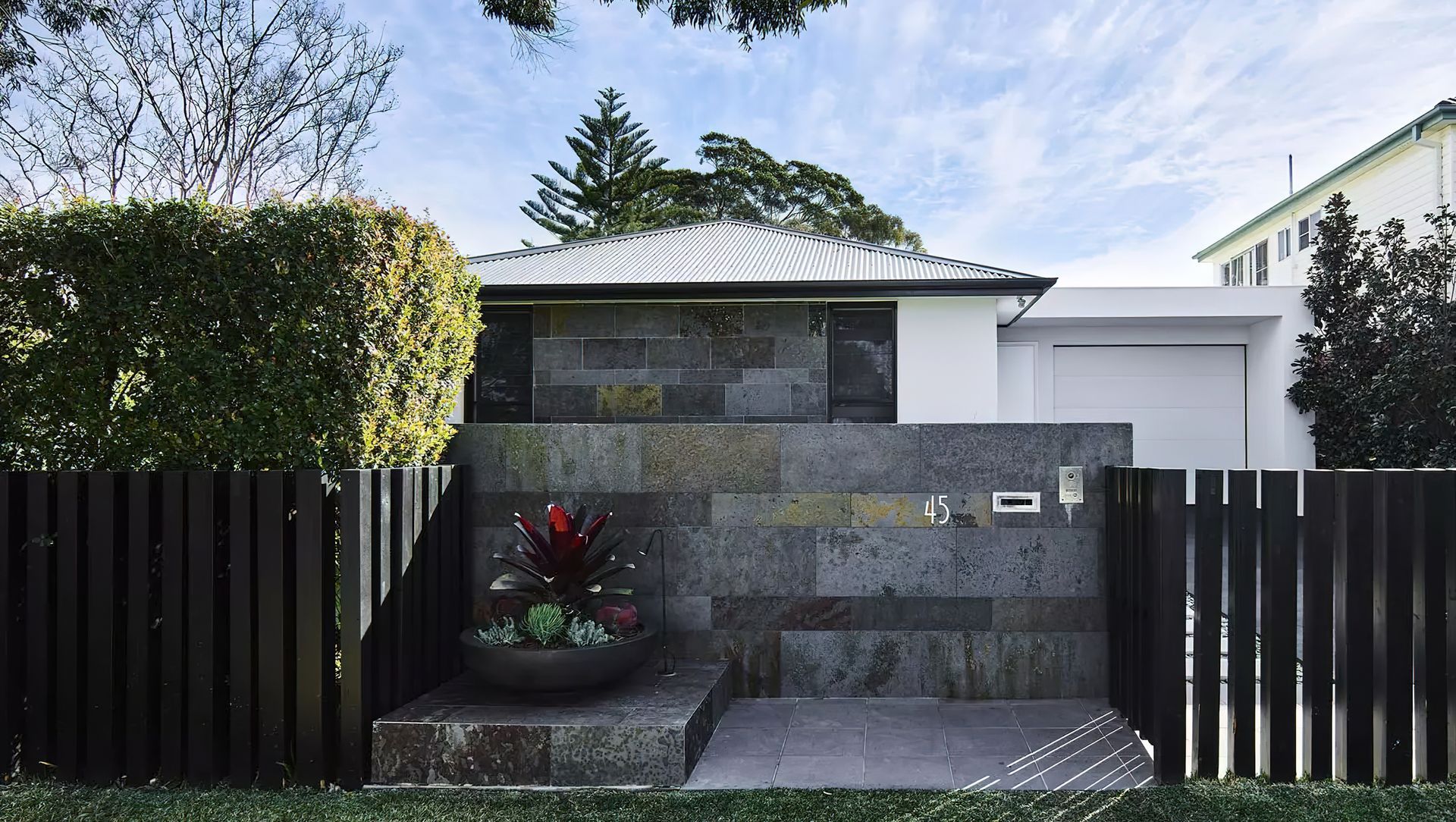 Caringbah, Jacaranda Ave banner