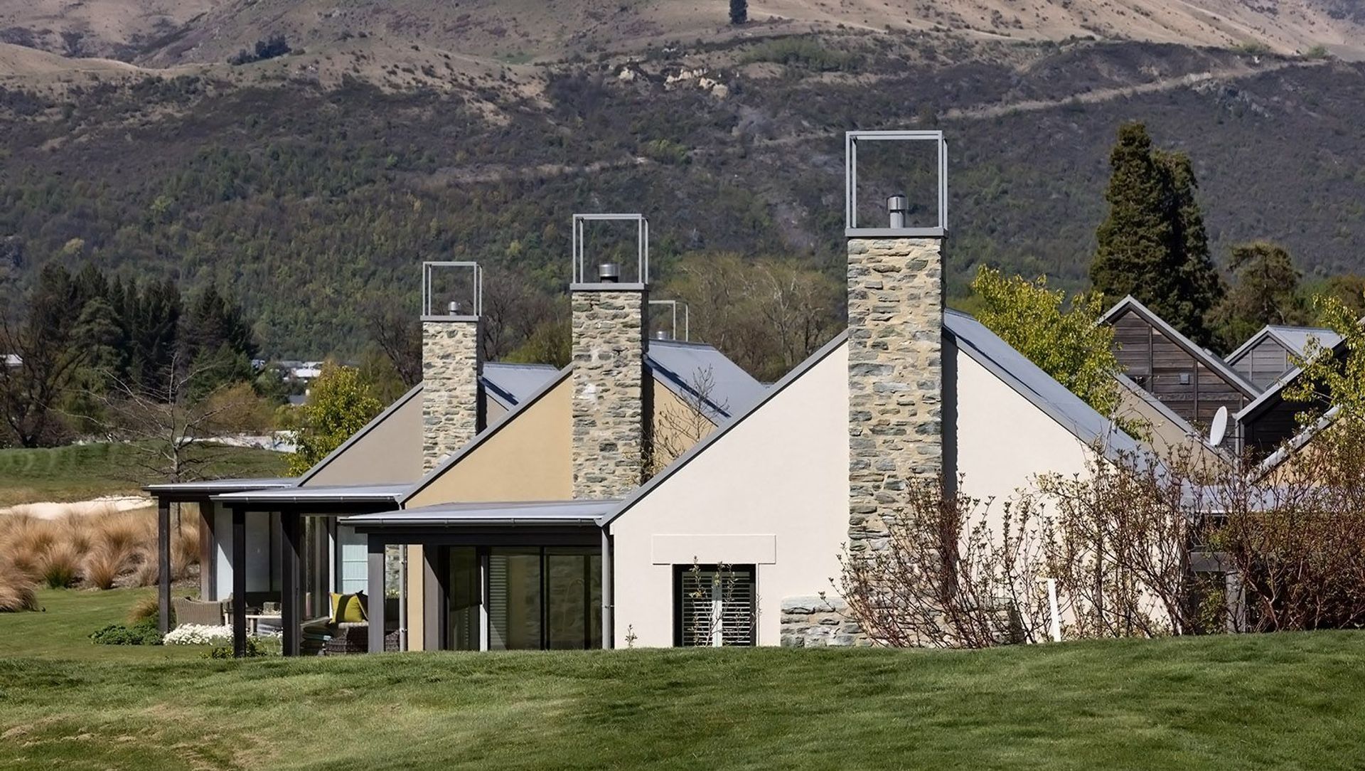 Taramea Square Millbrook banner