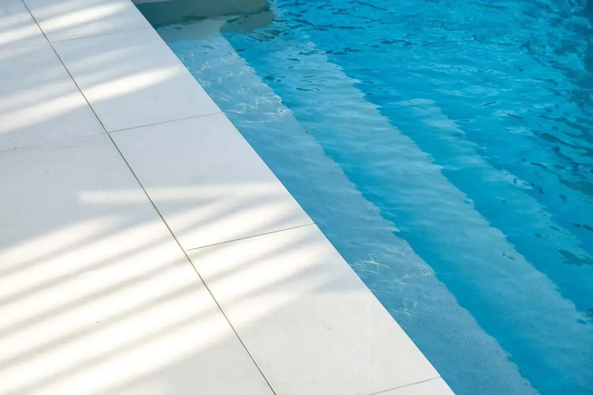 projects-peninsula-poolscape-web-02.webp