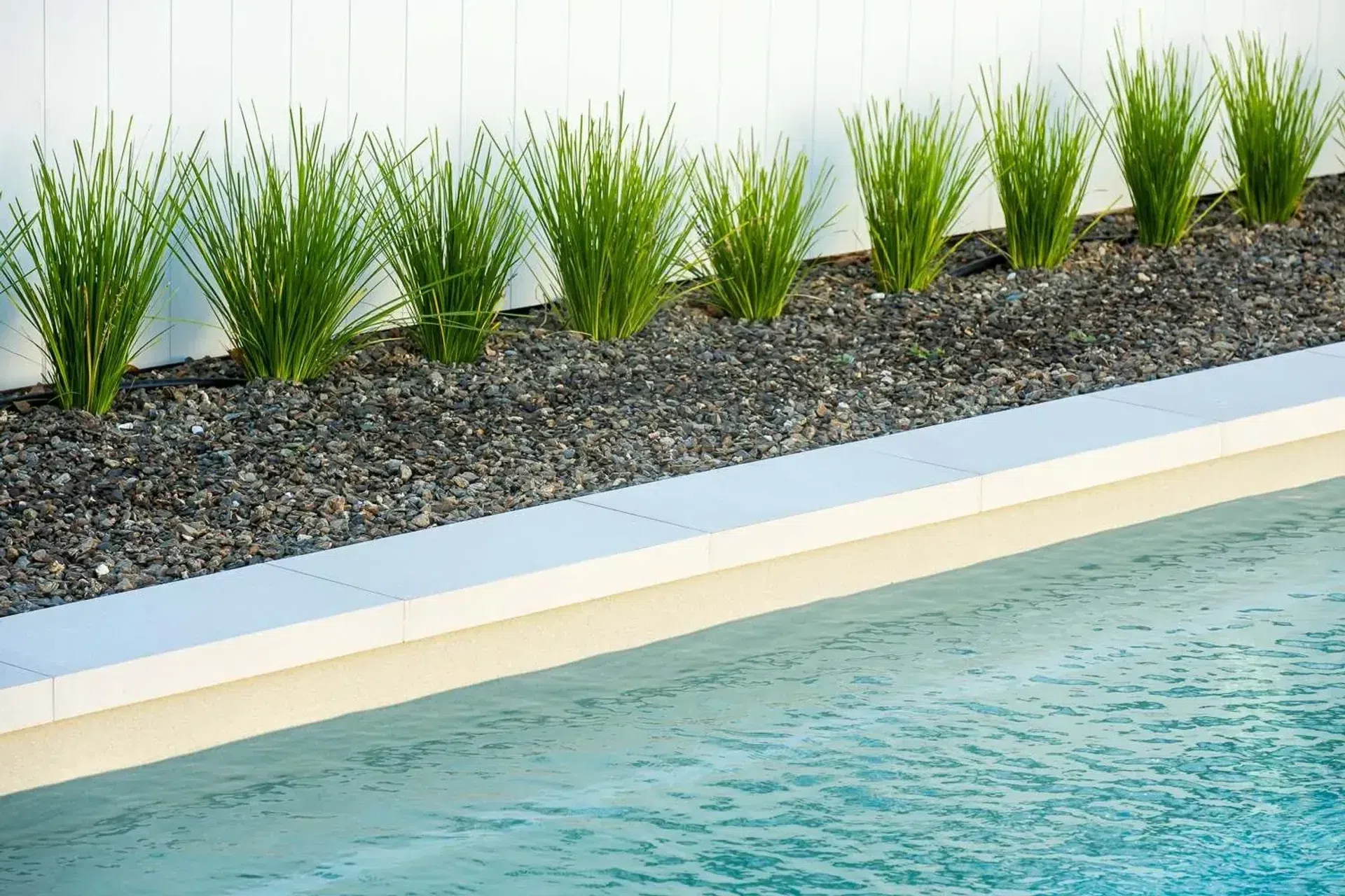 projects-peninsula-poolscape-web-05.webp