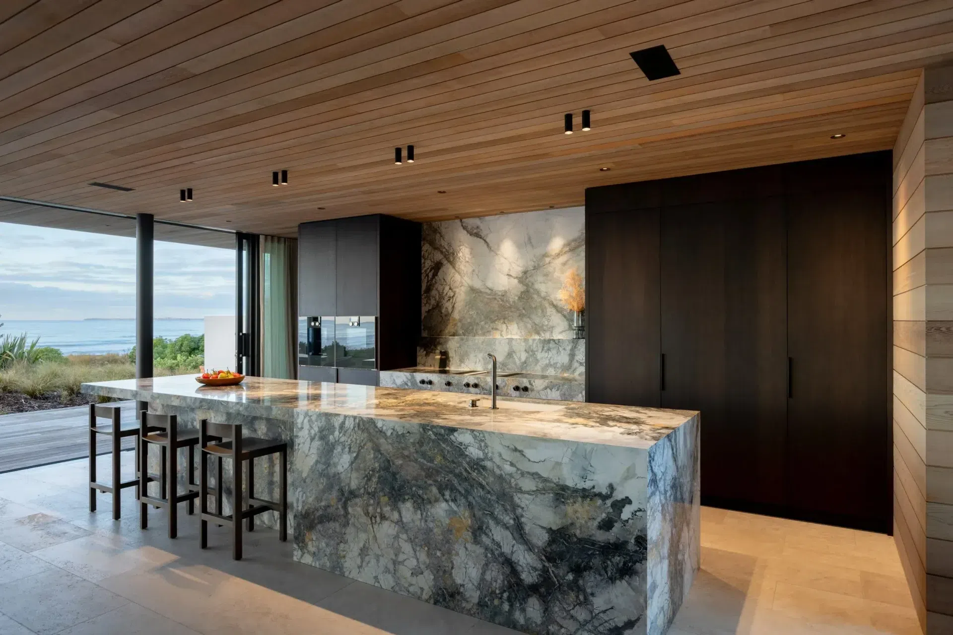 the-retreat-papamoa-kitchen-04.webp