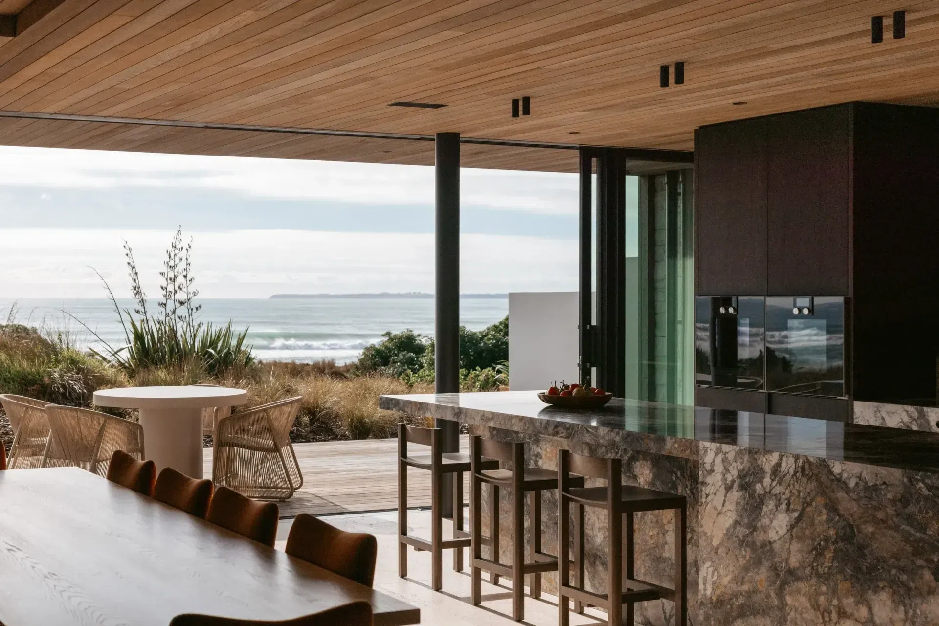 the-retreat-papamoa-kitchen-11.webp