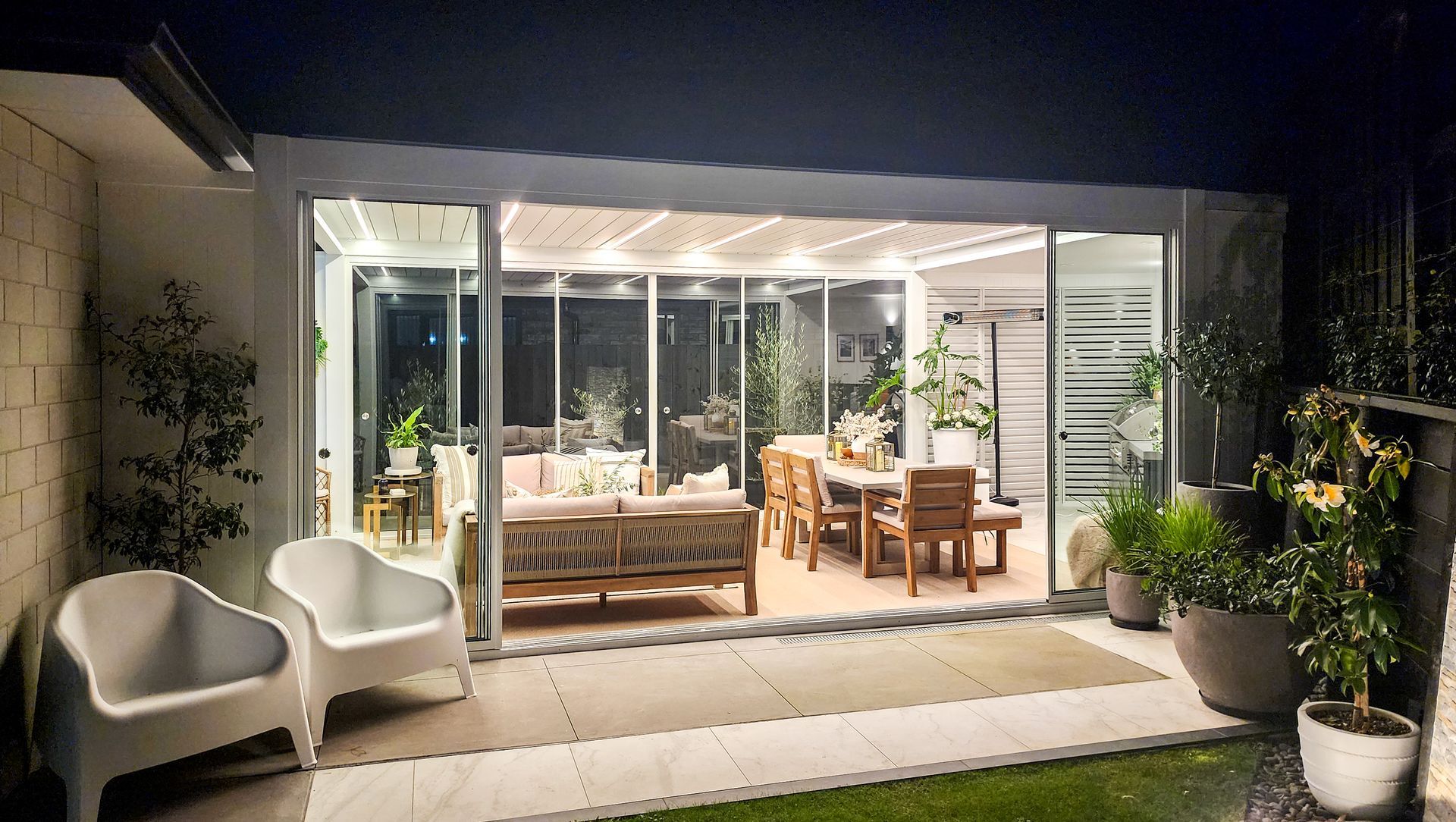 Custom Louvre Solutions banner