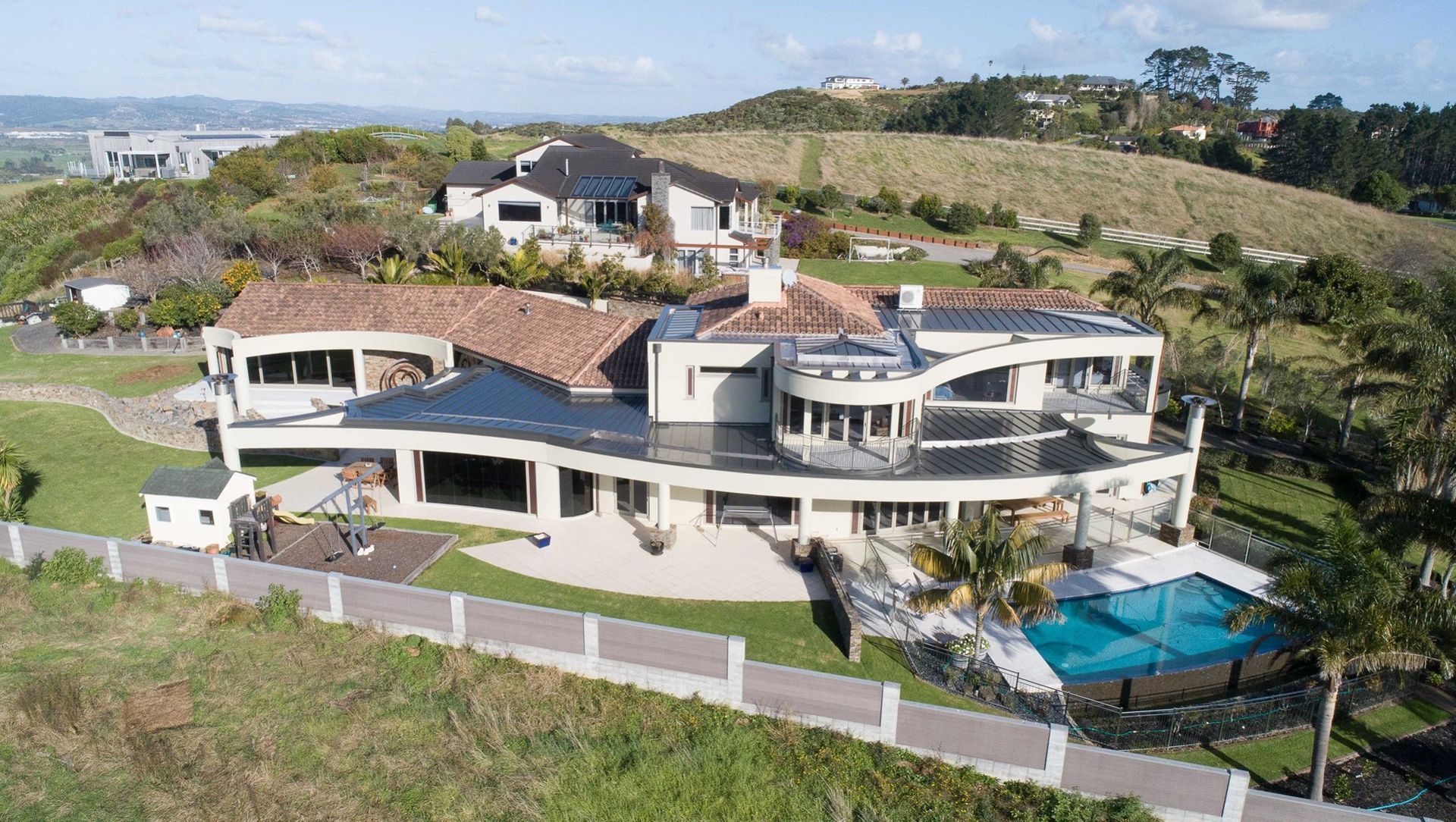 Redoubt Road, Manukau Heights Extension  banner