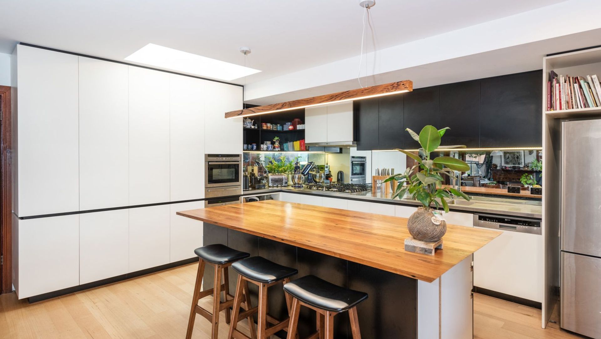 Thornbury House 3 banner