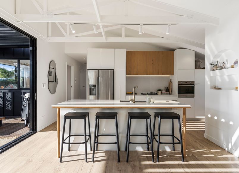 Minimal bohemian with display Arch