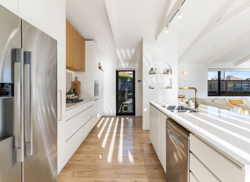 Minimal bohemian with display Arch