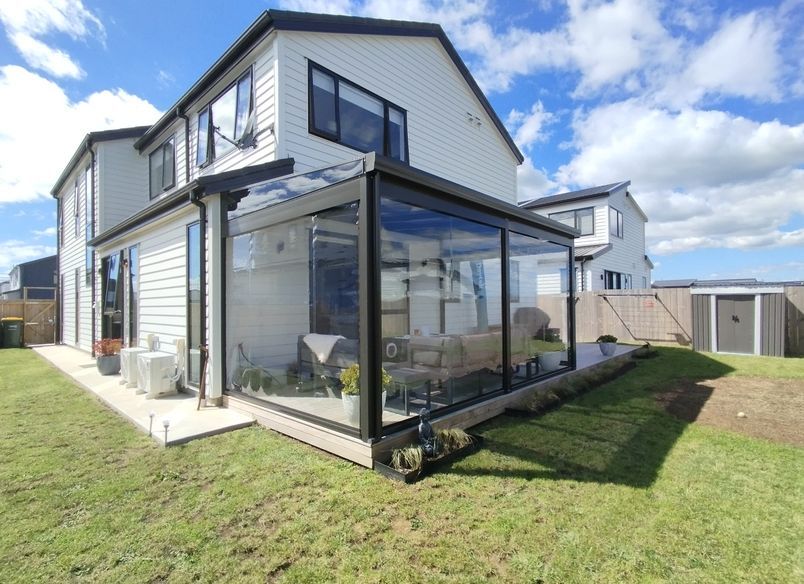 Flat Rectangle Canopy with Ziptrak® Outdoor Blinds in Clarks Beach