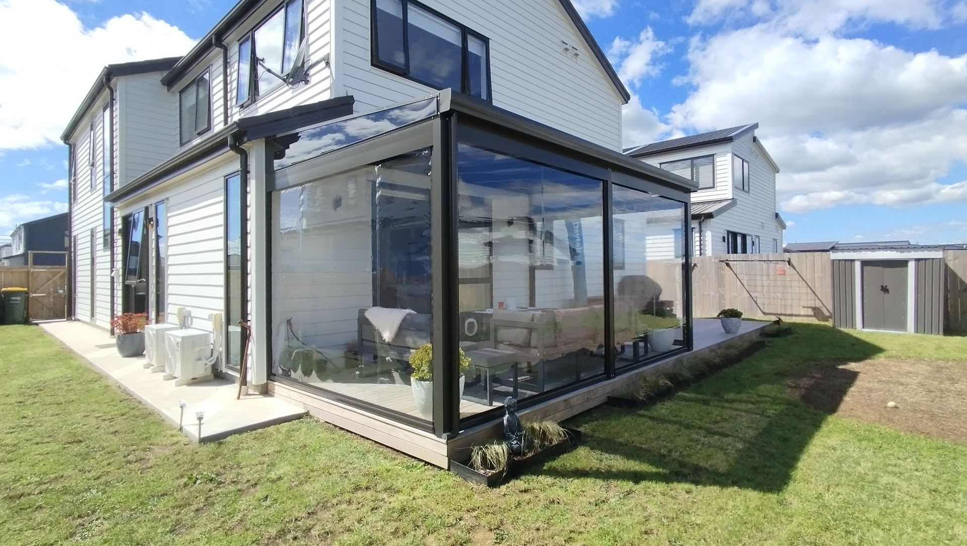 Flat Rectangle Canopy with Ziptrak® Outdoor Blinds in Clarks Beach banner