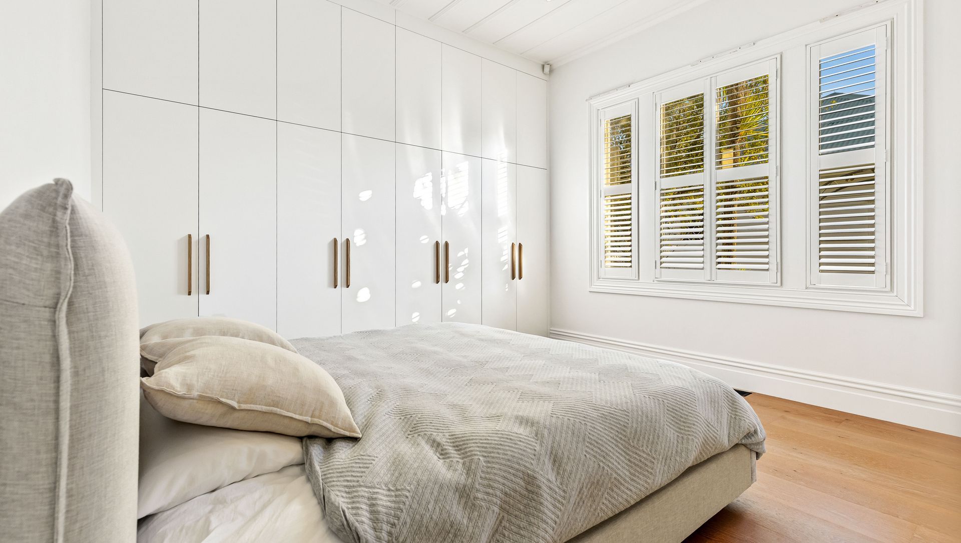 Mozely Ave Stanley Point banner