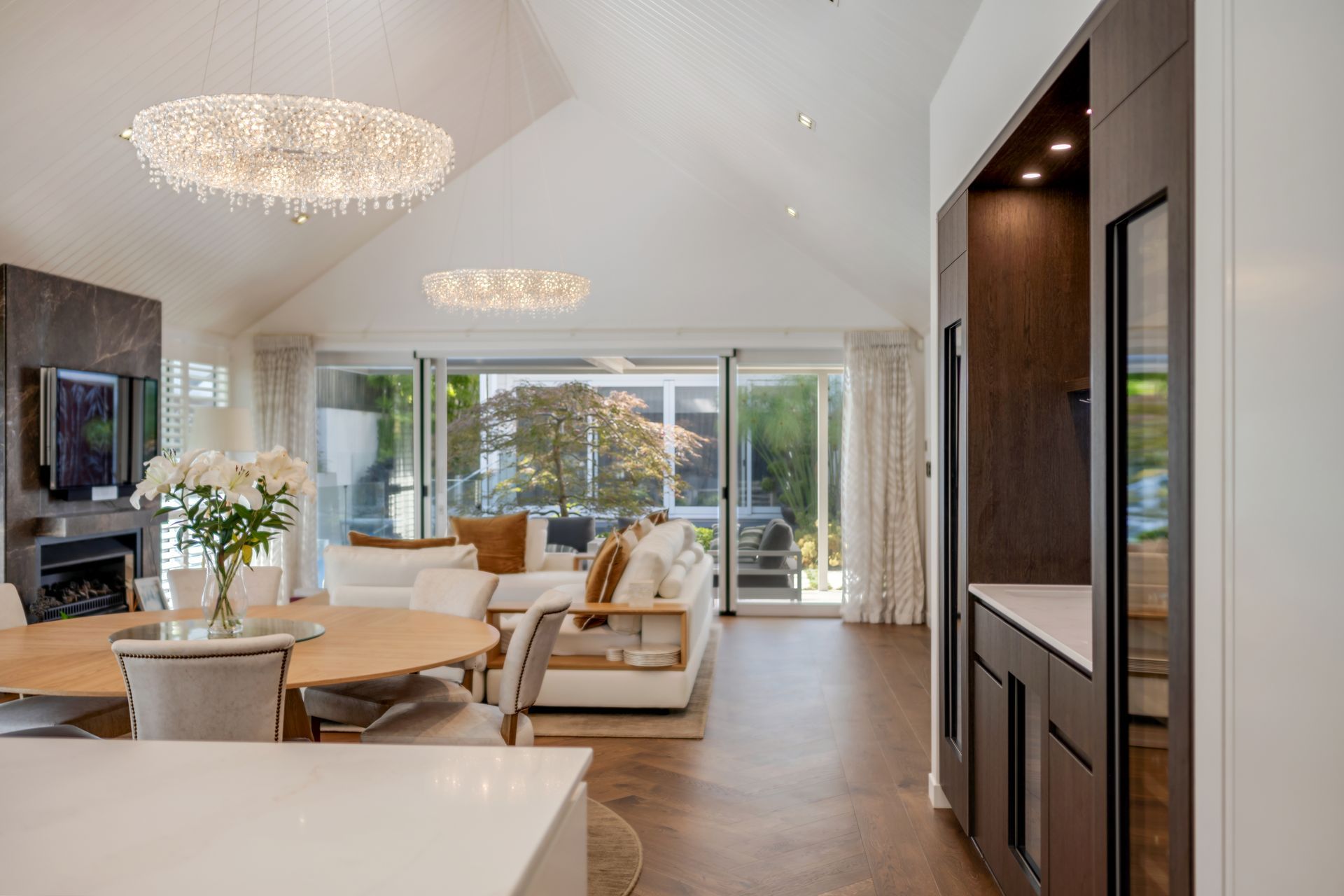 This is the kind of view we build for. Every element leads your eye to this space, light-filled, refined, and made for moments that matter.