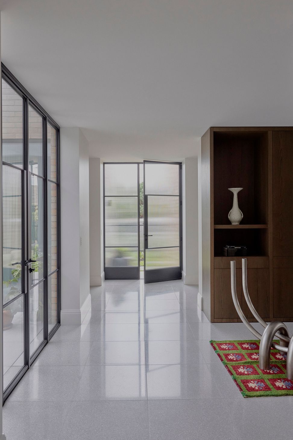 Studio-Ceravolo-Strathmore-Courtyard-House-Sean-Fennessy-04-Web-Res.jpg