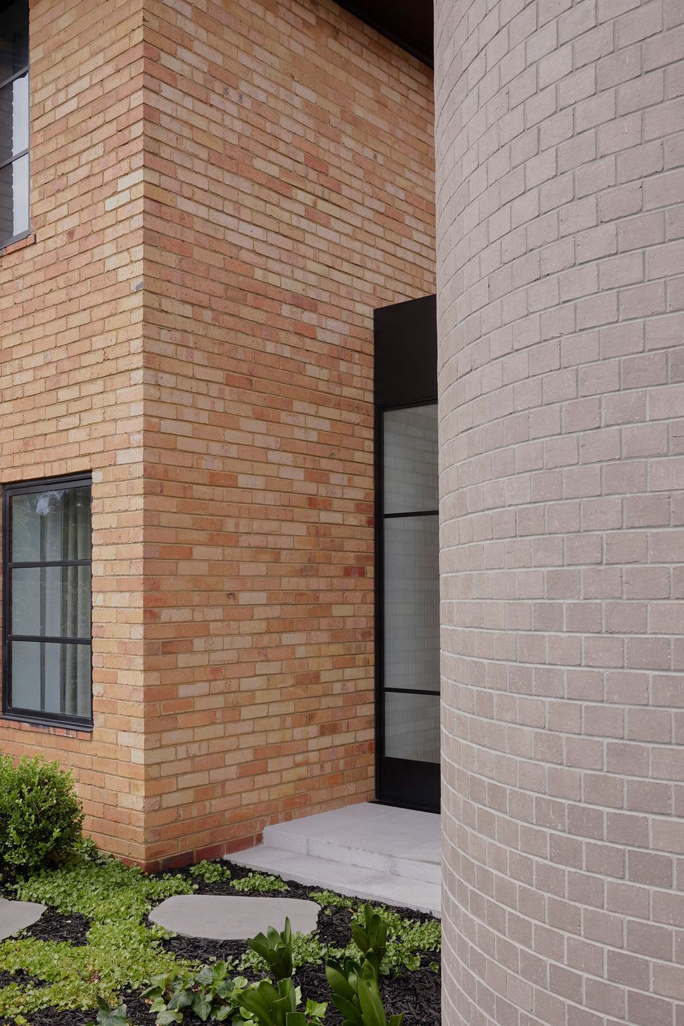 Studio-Ceravolo-Strathmore-Courtyard-House-Sean-Fennessy-40-Web-Res.jpg