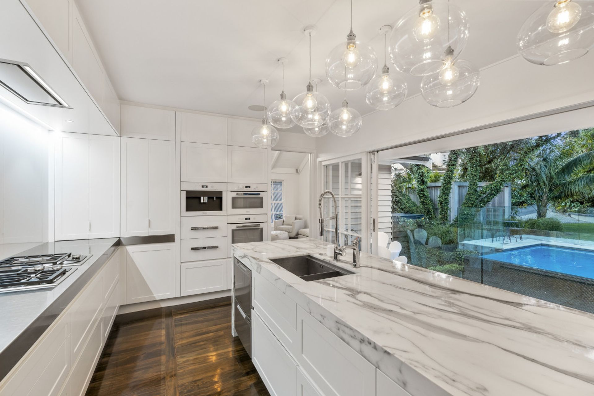 Selwyn Ave, Mission Bay