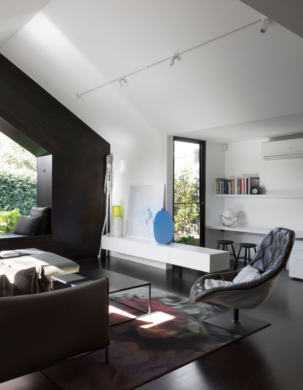 Photography: Dianna Snape, Derek Swalwell