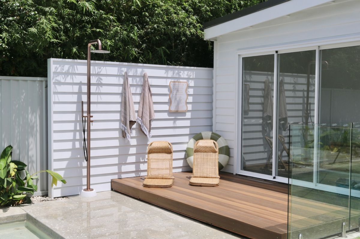 Outdoor Freestanding Shower Column