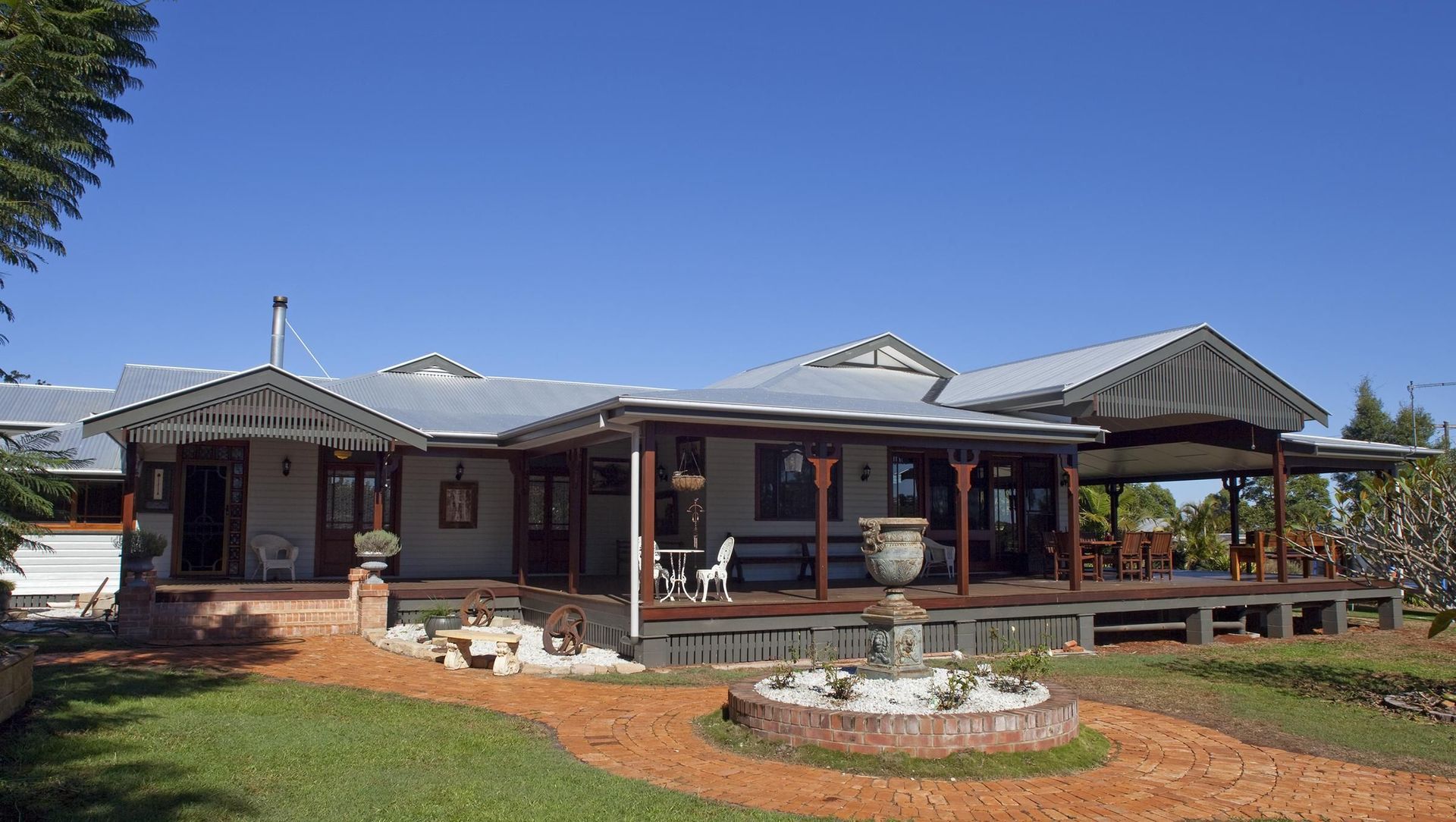 Rural Plateau Farmhouse banner