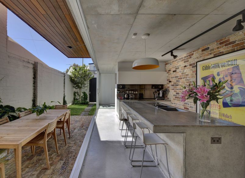 Long Courtyard House