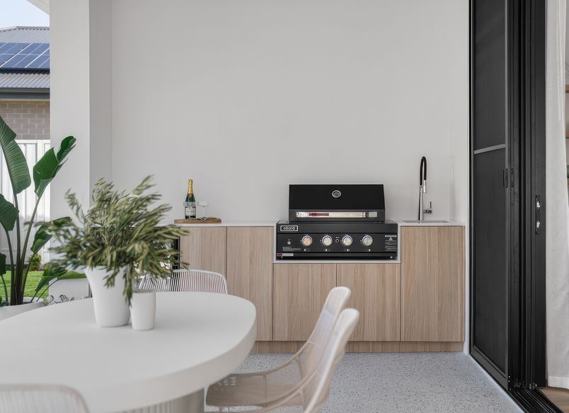 Outdoor Kitchen Oasis