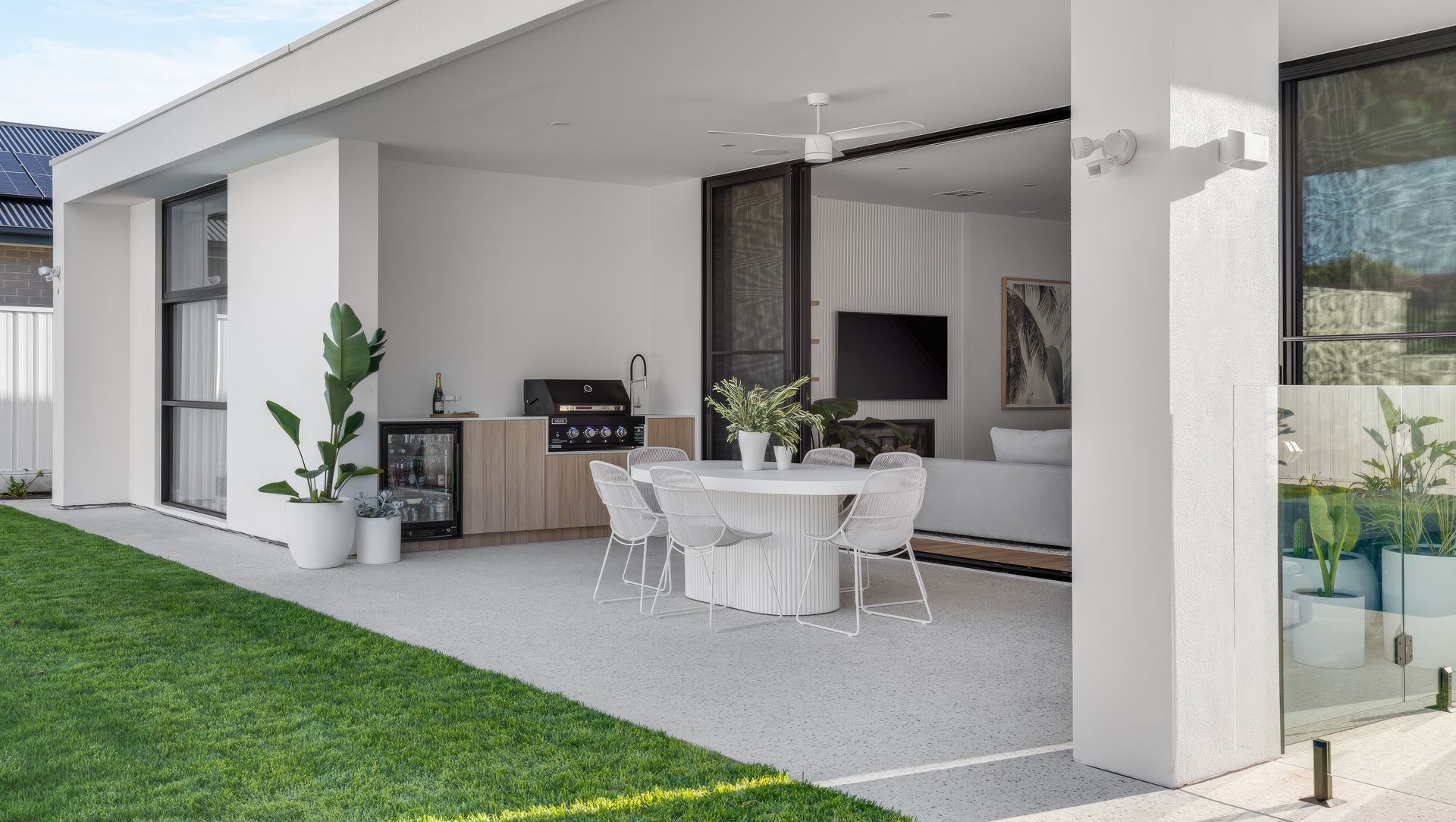 Outdoor Kitchen Oasis banner