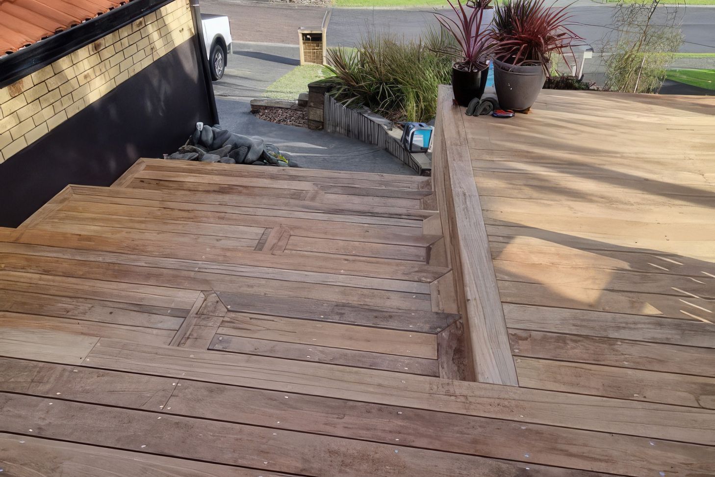 upnew-deck-build-steps-manly-beach-findlay-residential-YyvyJKwZ96HQqarN-fix-standard-scale-400x.jpg