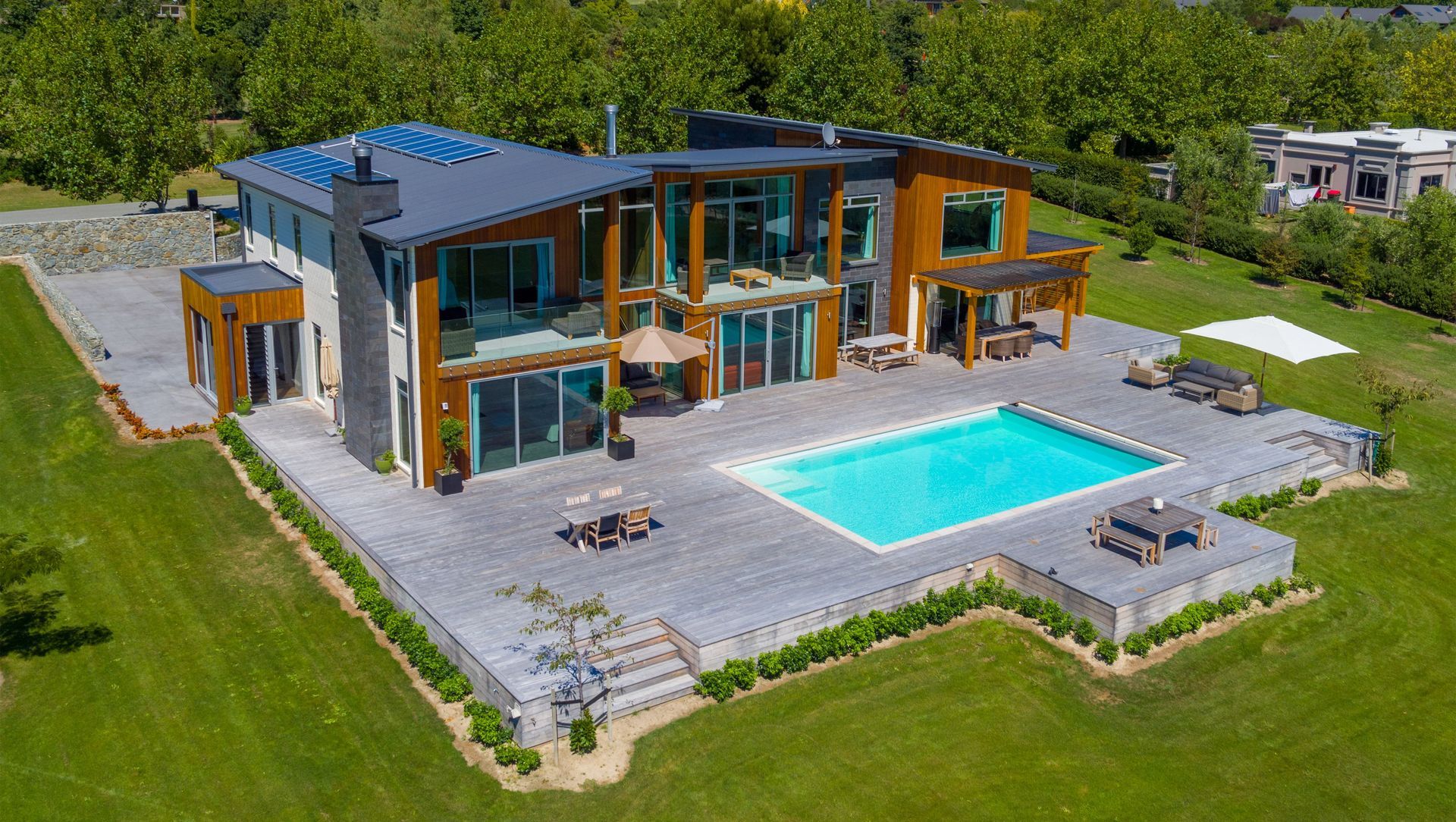 Custom Pool - Blenheim banner