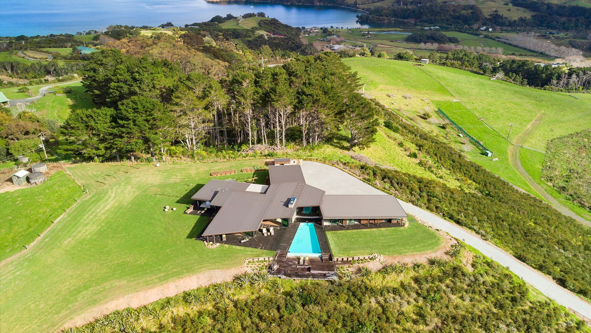 Custom Infinity Pool - Auckland banner