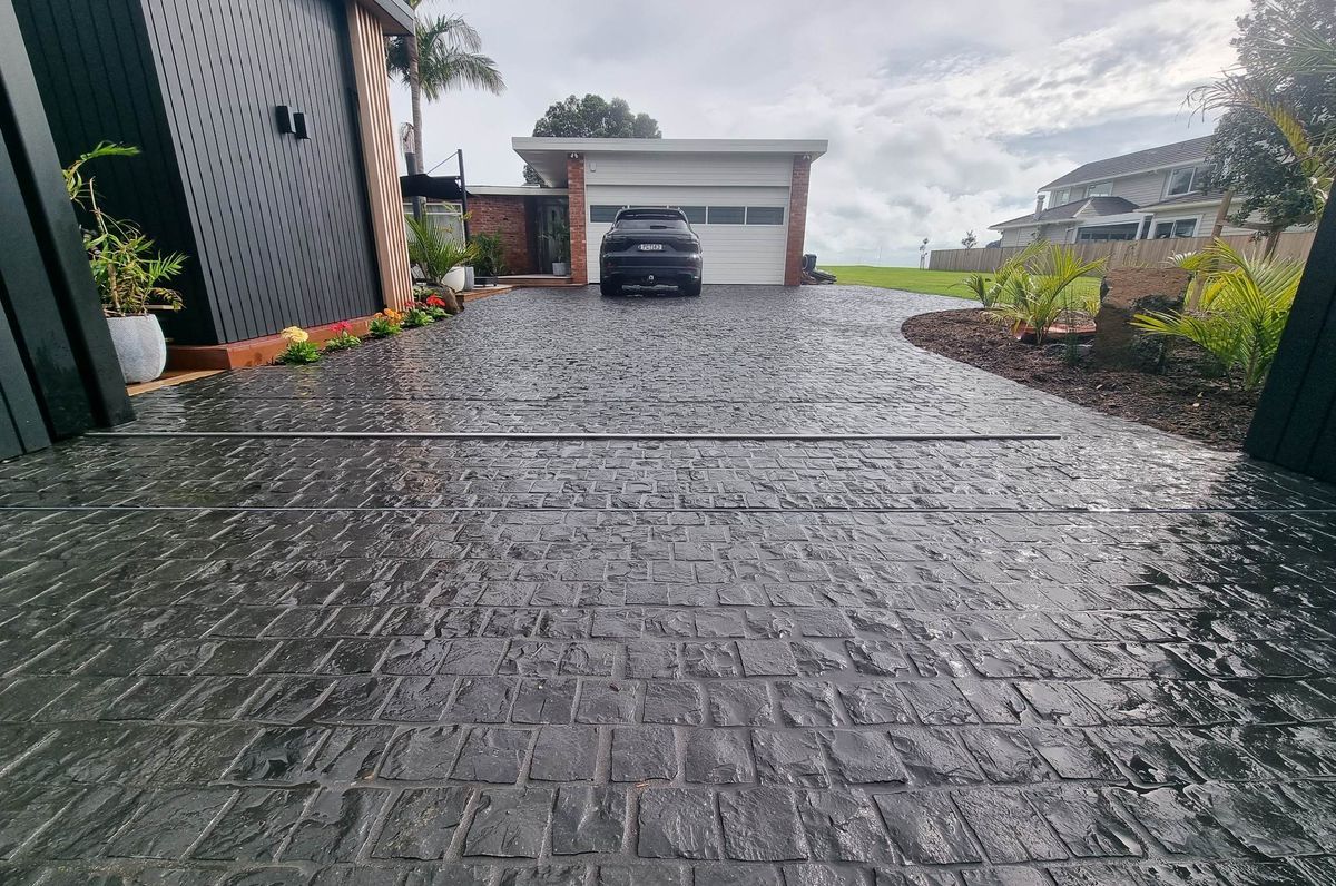 Basalt Cobbles on Mesh