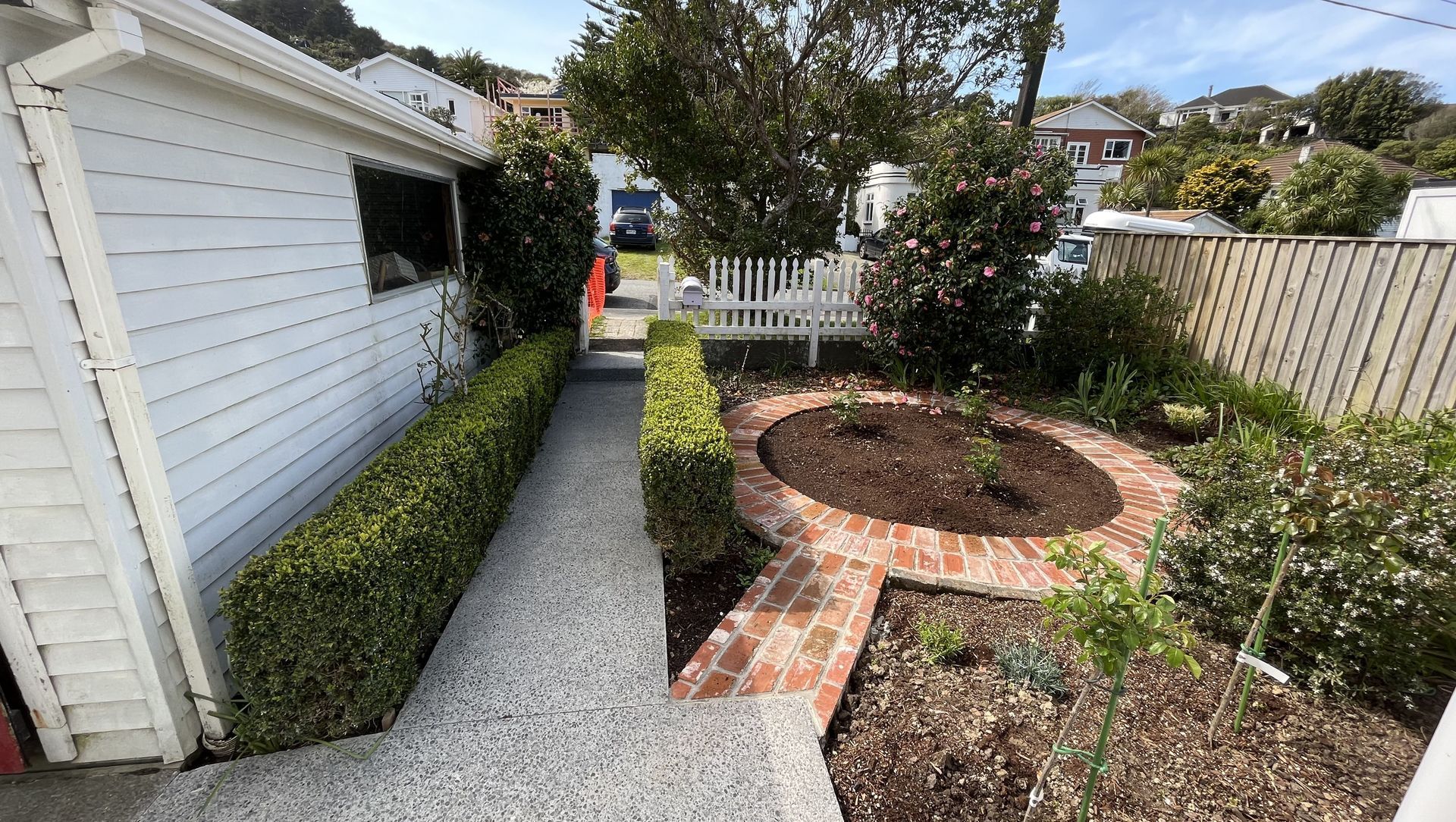 ARO VALLEY - TRADITIONAL ENGLISH GARDEN banner