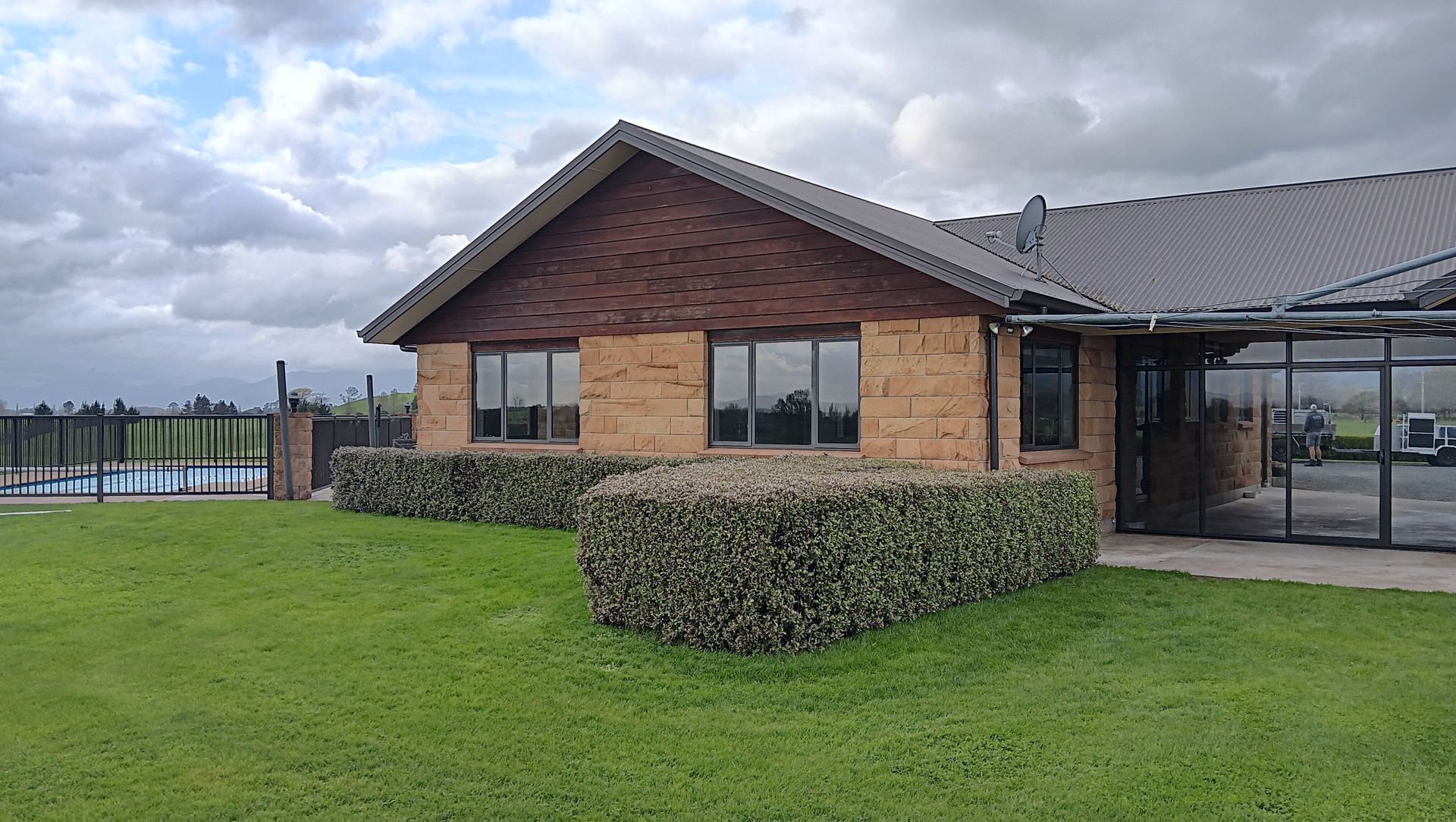 Kiln Fired Hinuera Stone banner