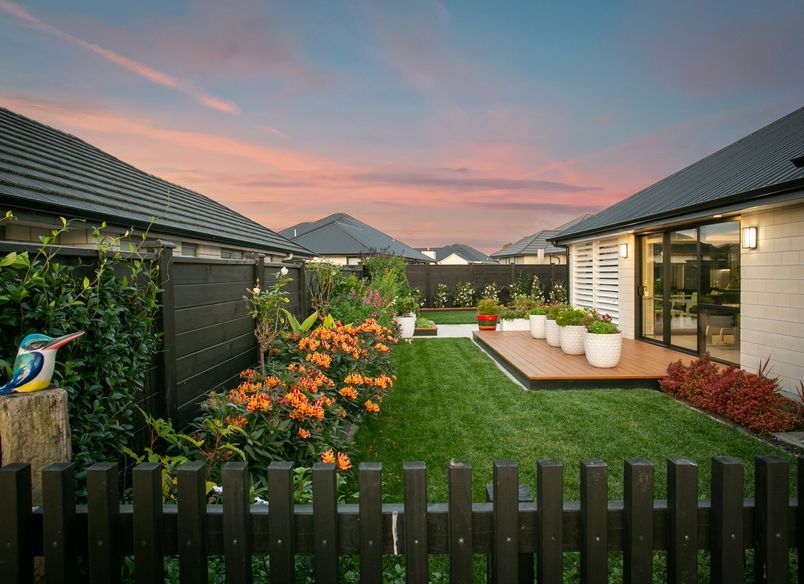 Horizontal Louvre panels