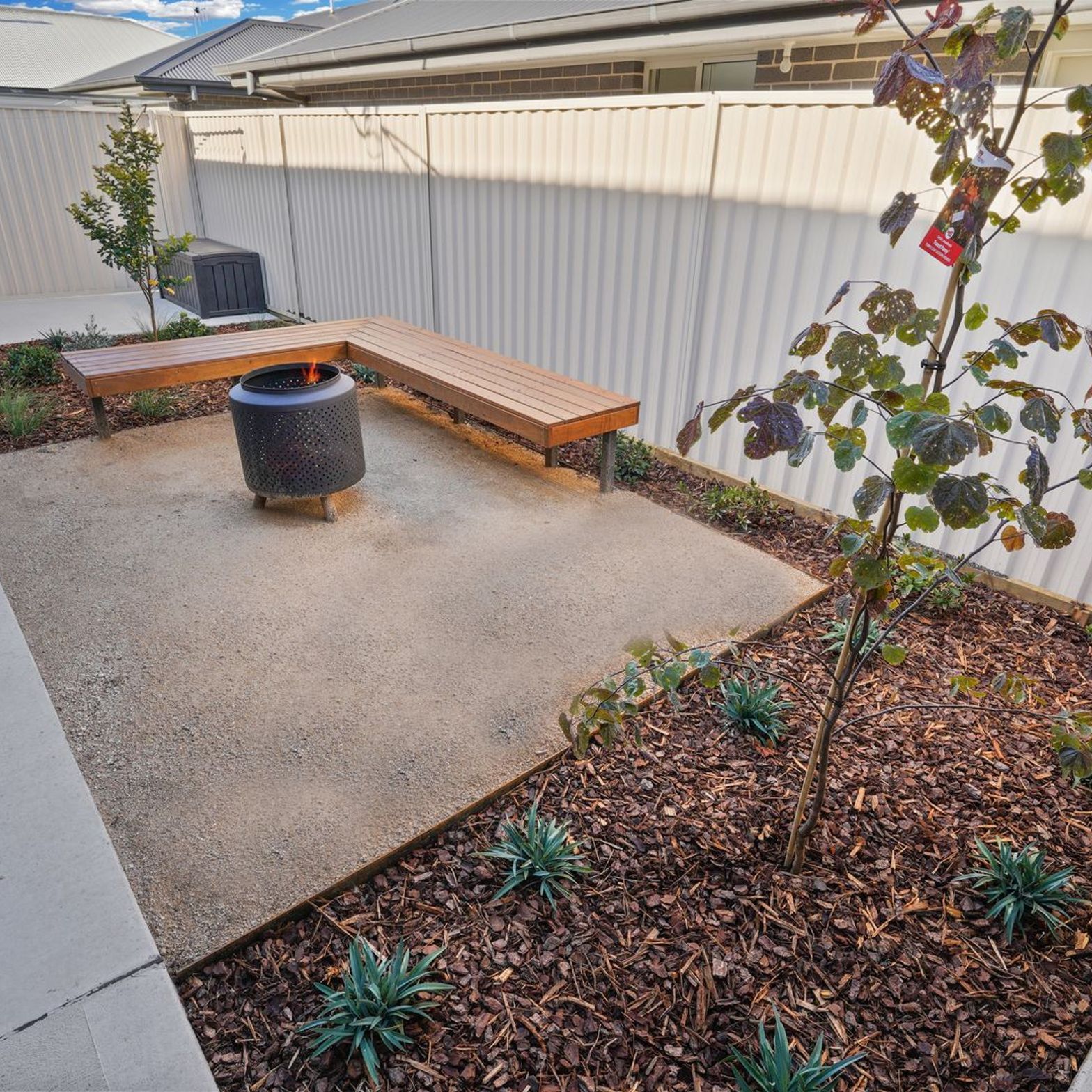Cozy-Courtyard06.jpg