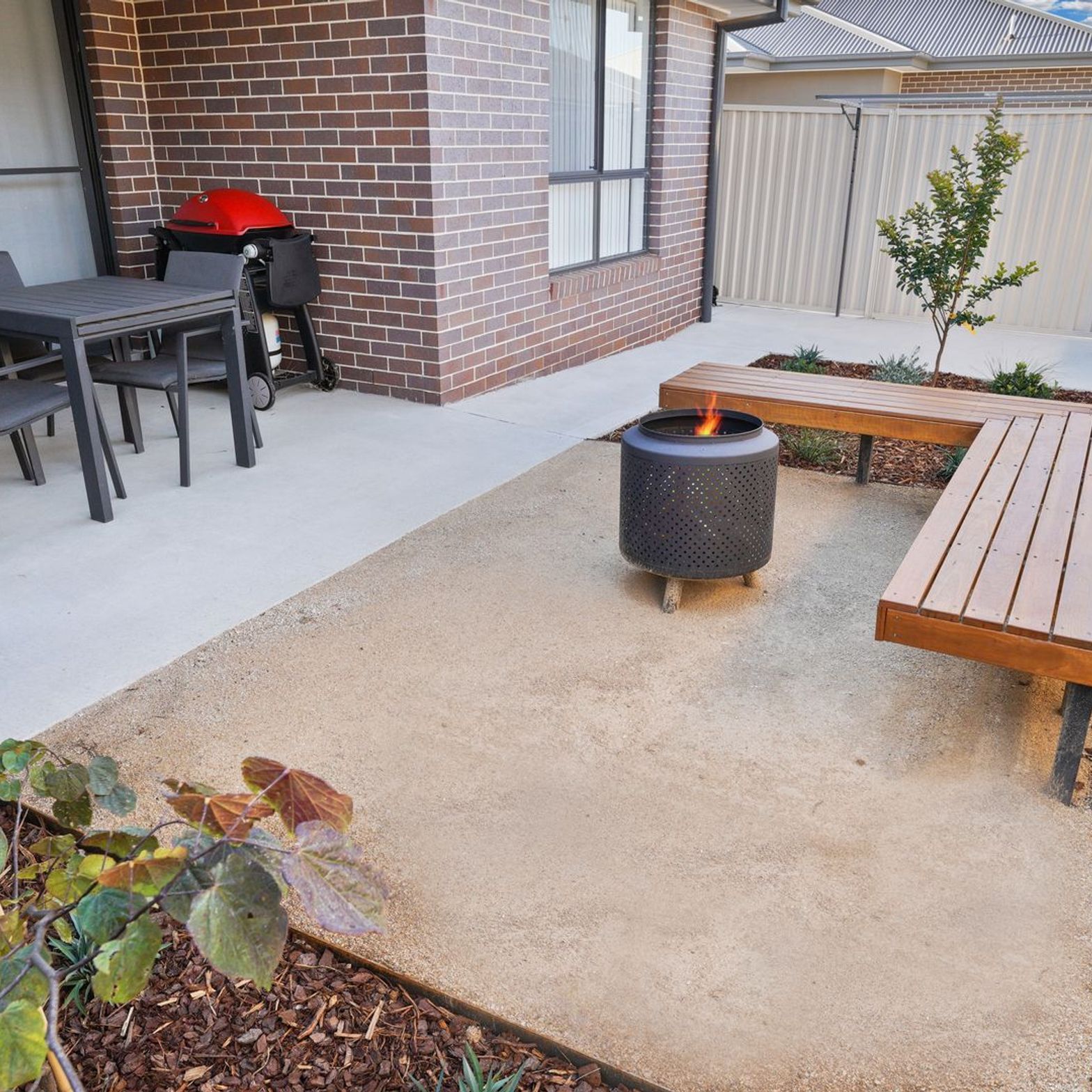Cozy-Courtyard09.jpg
