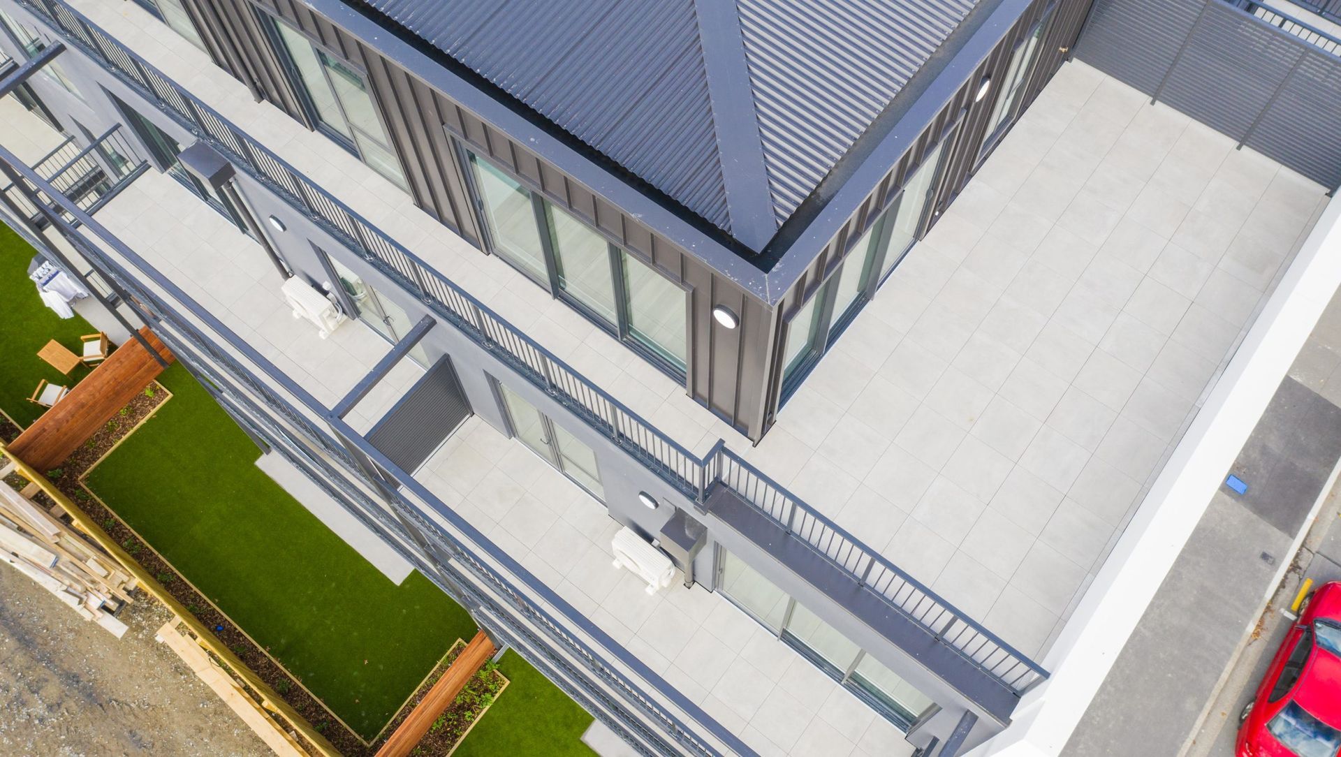 Latimer Apartments banner